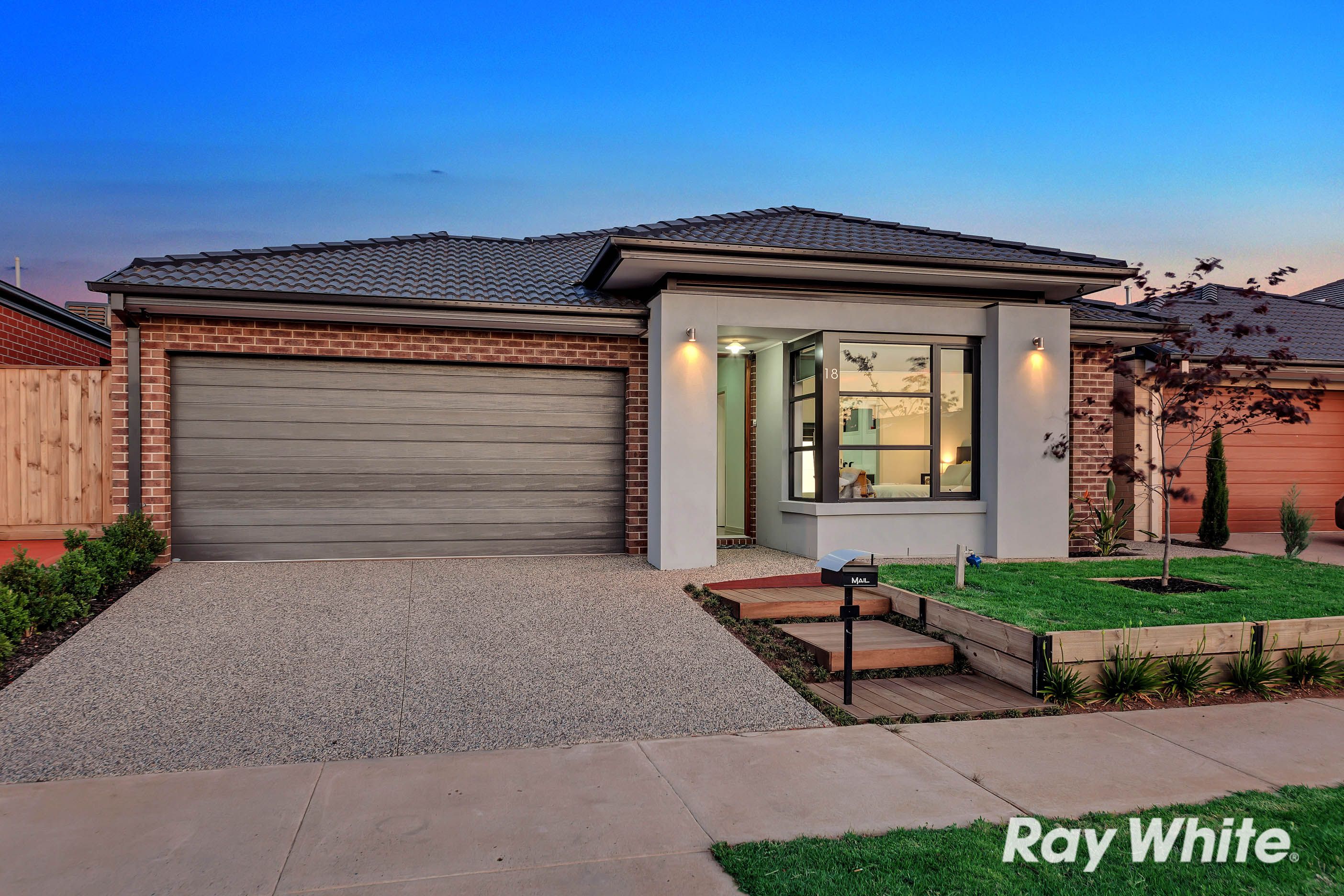 18 Lumiere Boulevard, Truganina, VIC 3029