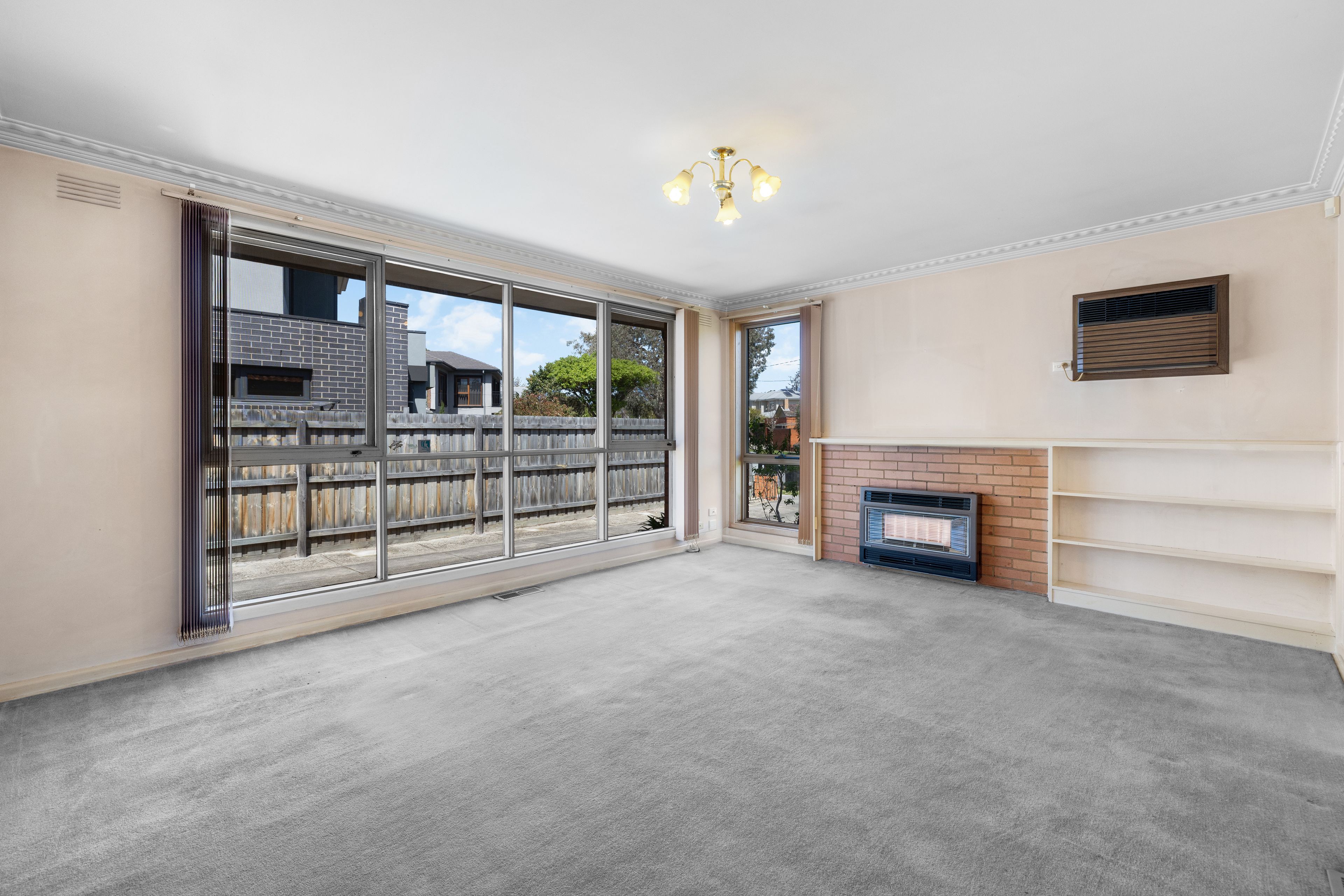 21 Freda Avenue — photo 3 of 17