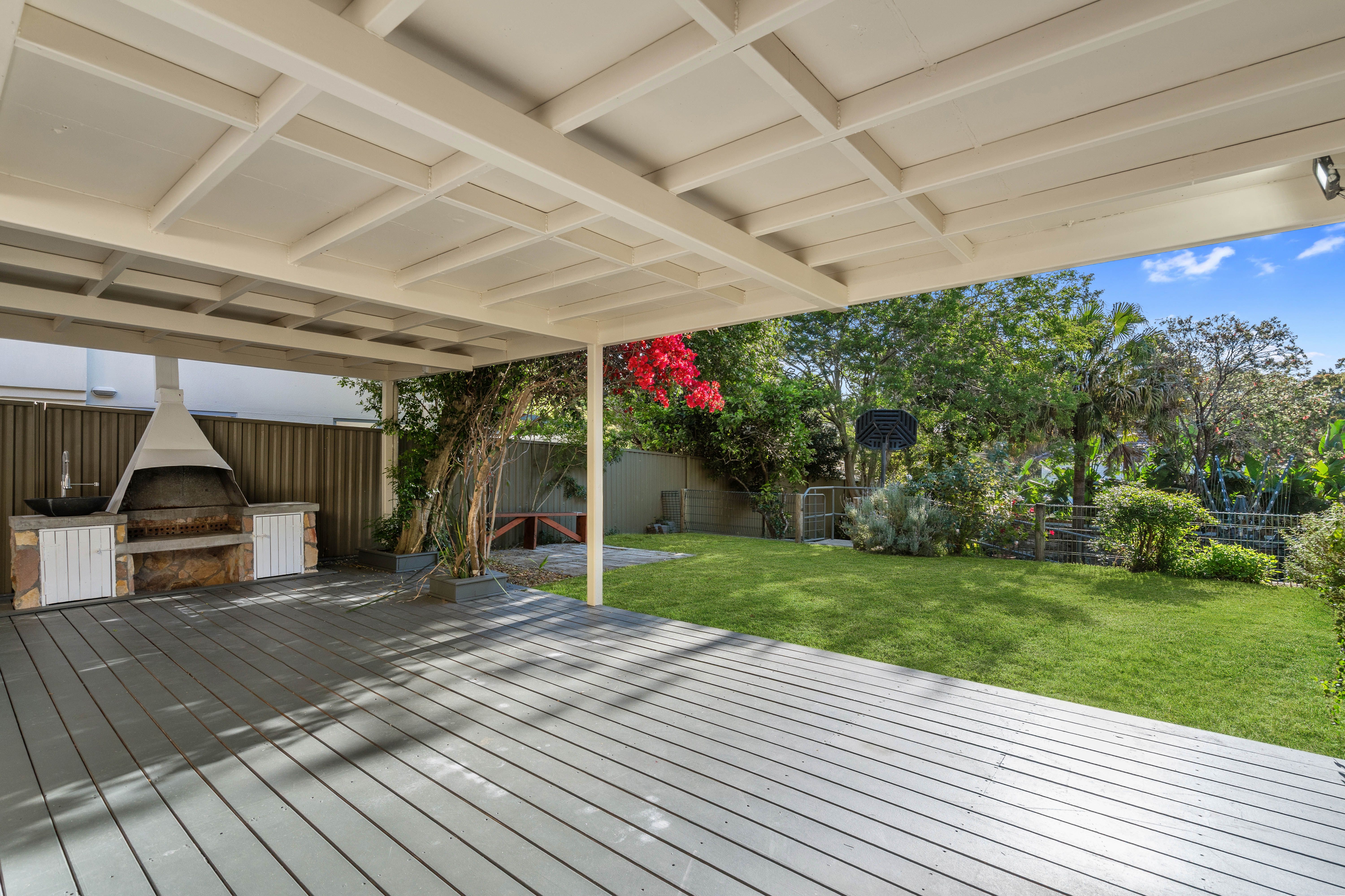 28 Glen Road — photo 4 of 13