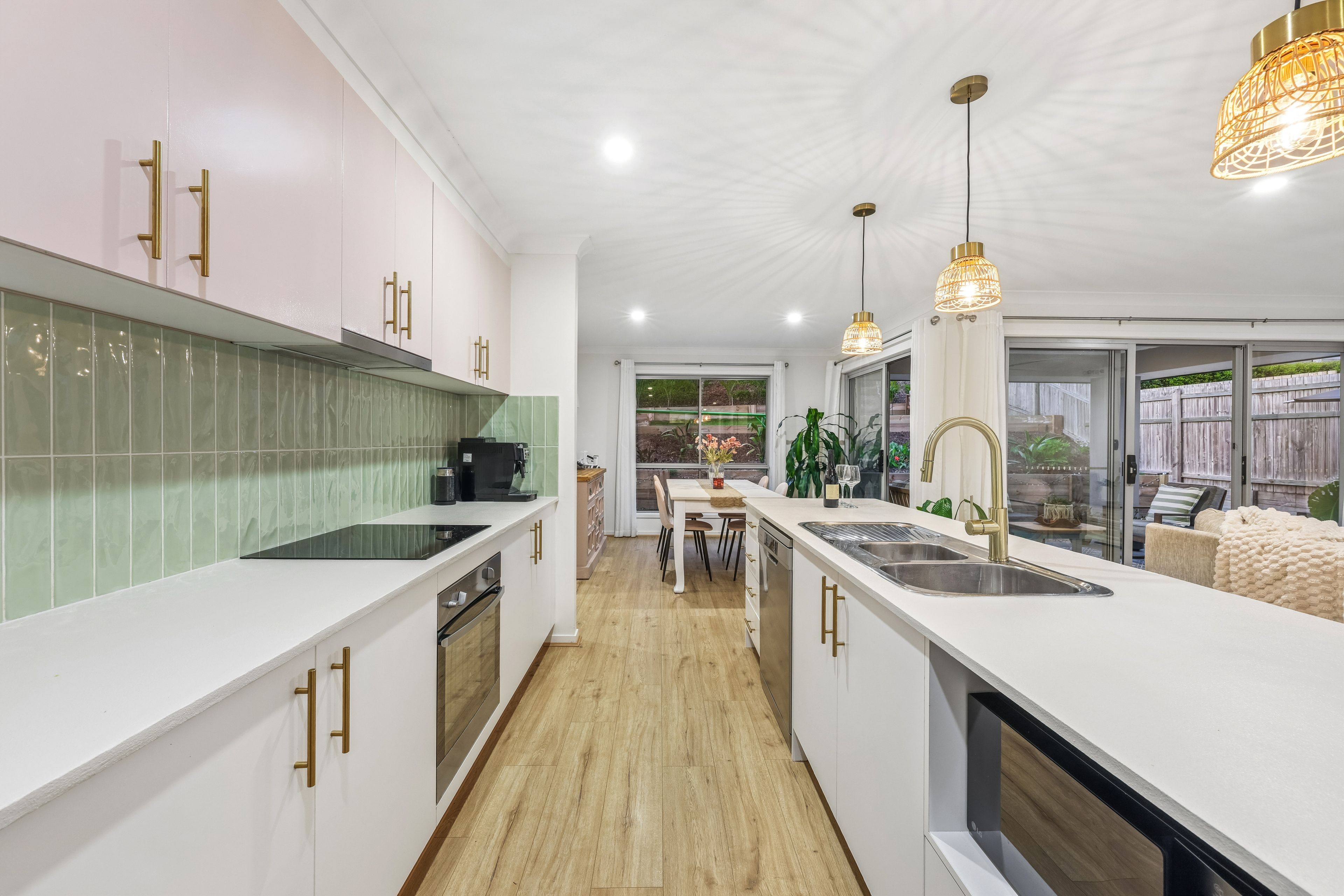 10 Meander Court, Ormeau Hills, QLD 4208