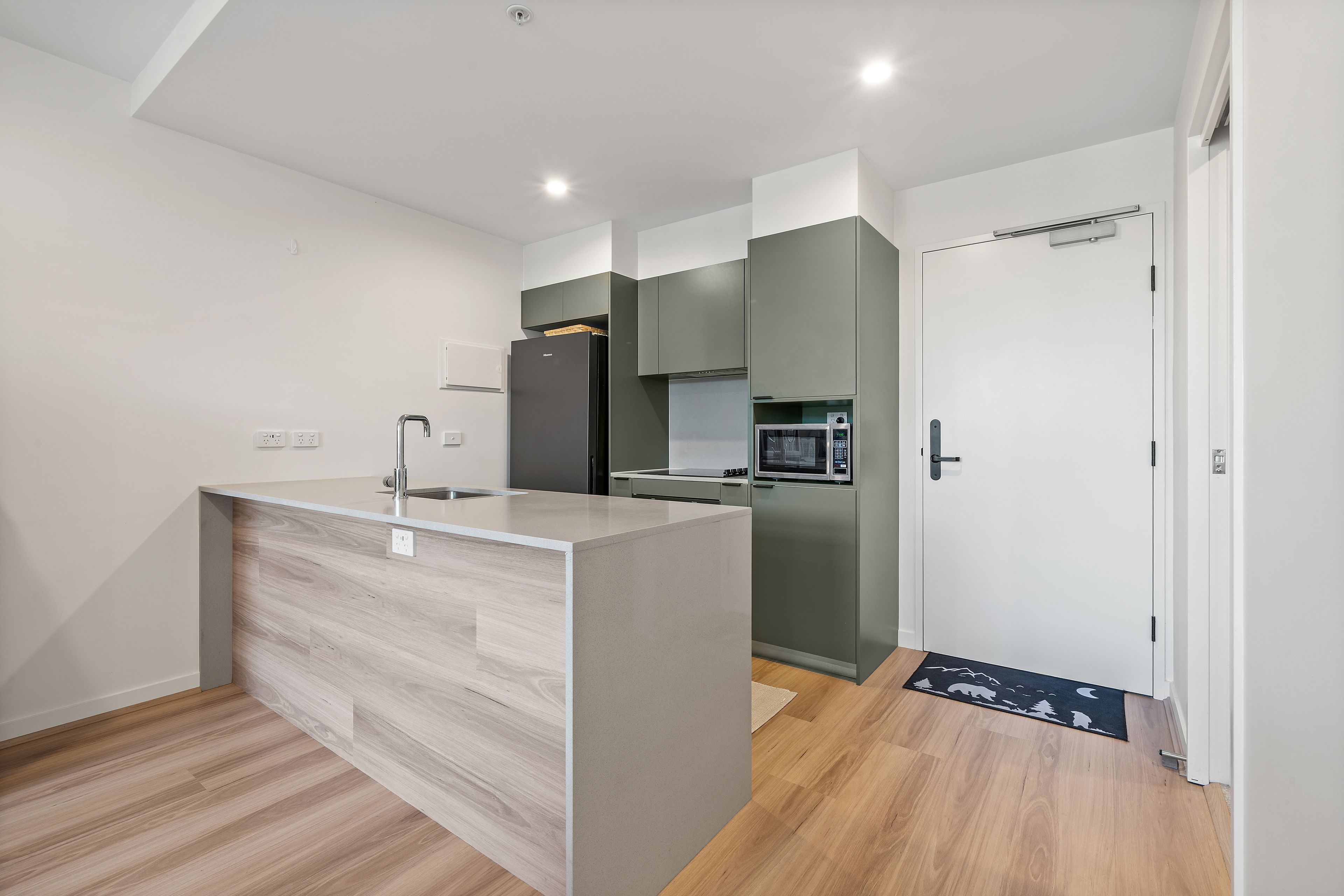 405/39 Braybrooke Street — photo 2 of 19