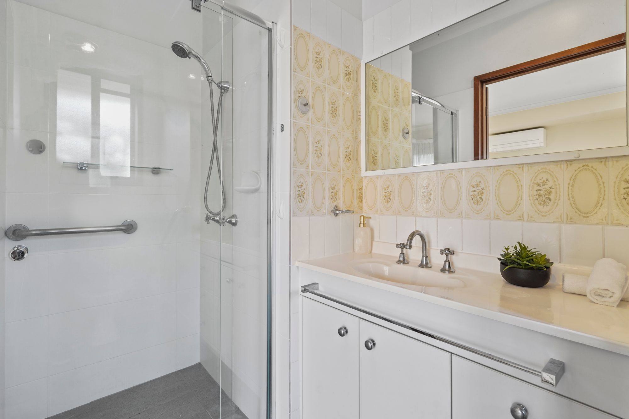 35 Cara Street — photo 13 of 16
