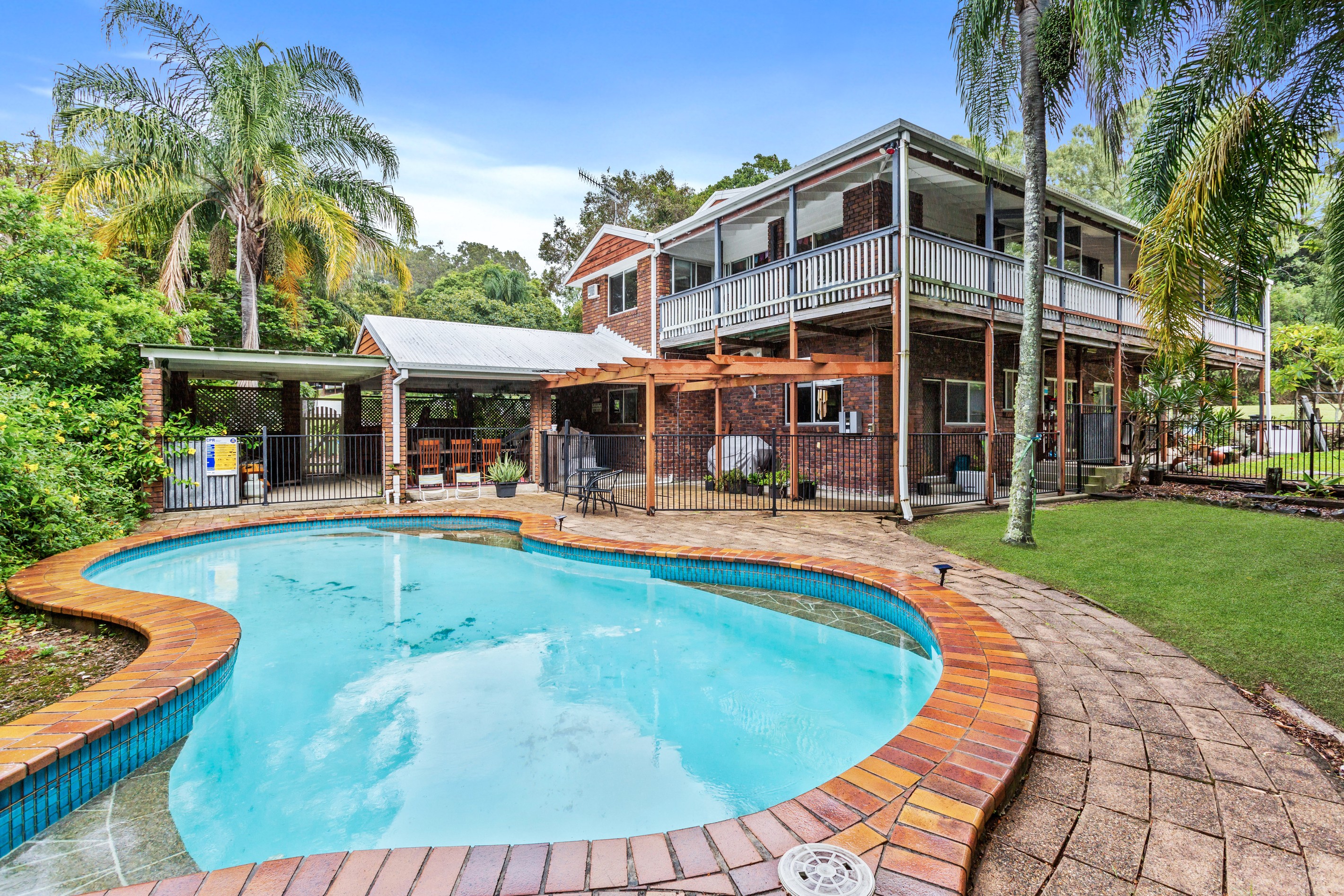 4 Nonga Court, Mudgeeraba, QLD 4213