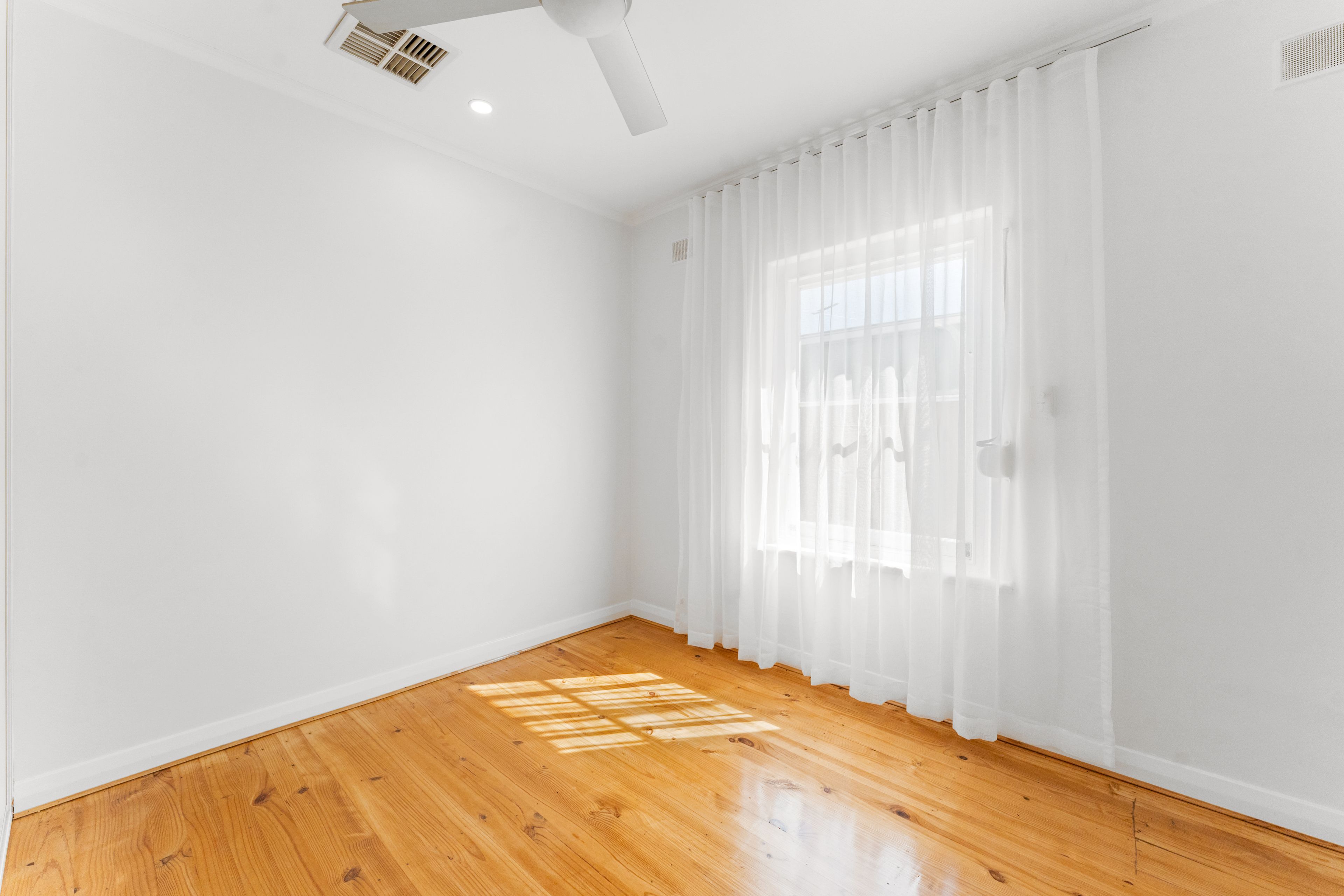 8 Hallville Street — photo 10 of 16