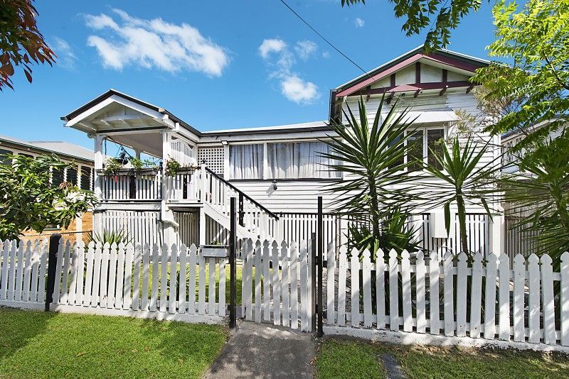 17 Park Road, Wooloowin, QLD 4030