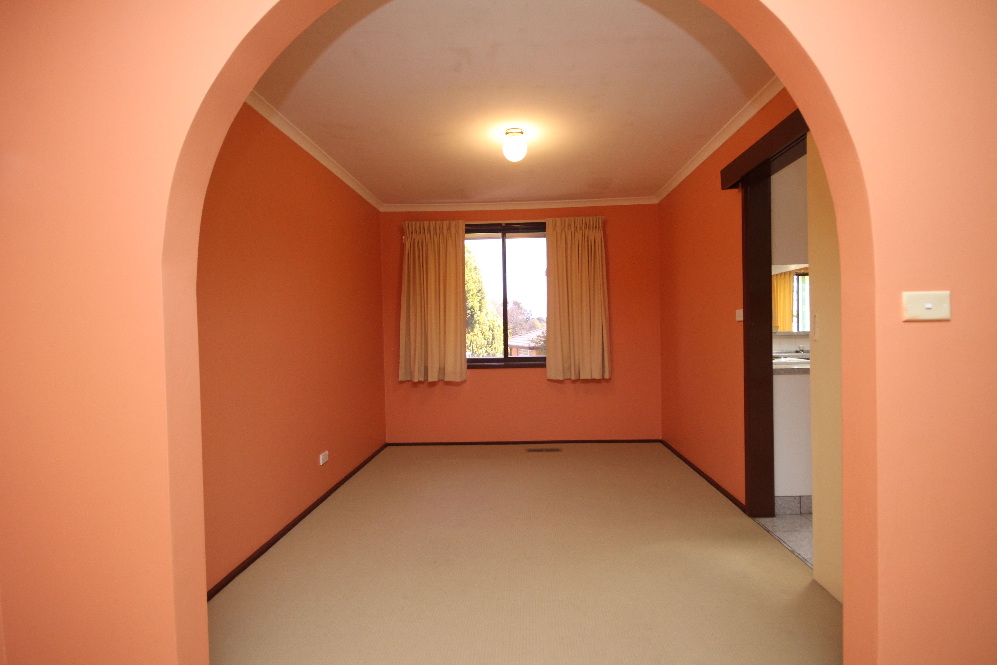 124A Chuculba Crescent — photo 4 of 15