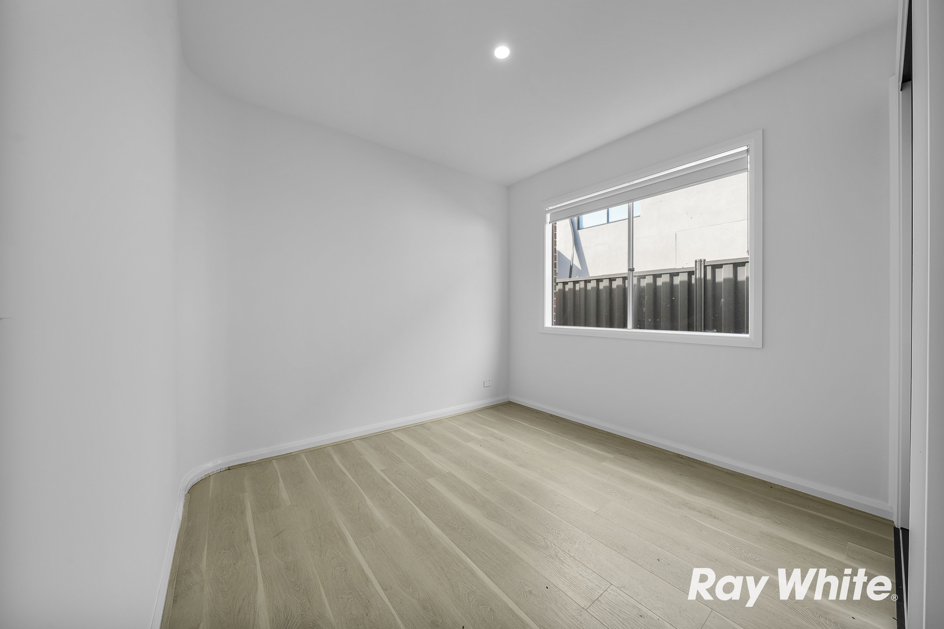 4 SYLVESTRIS Drive — photo 13 of 22