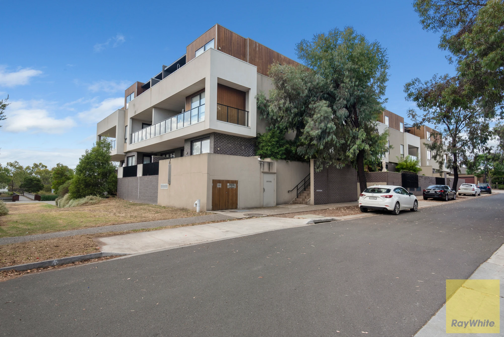 2/2-10 Monckton Place, Caroline Springs, VIC 3023