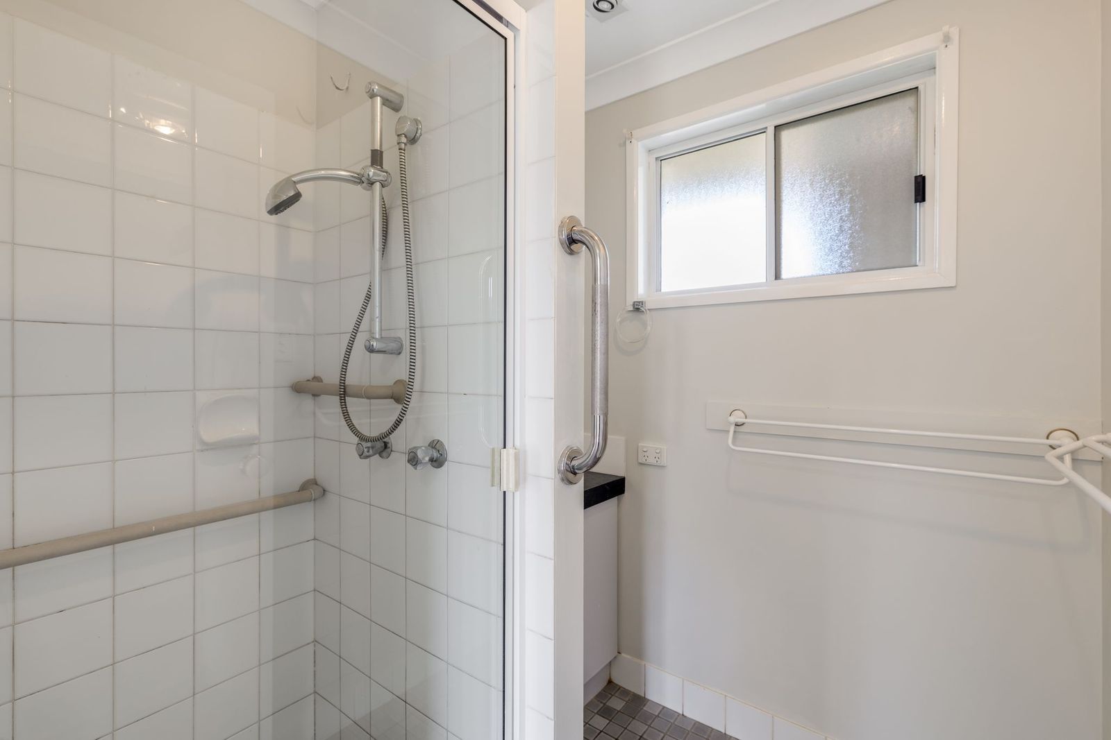 28 Eileen Court — photo 12 of 14