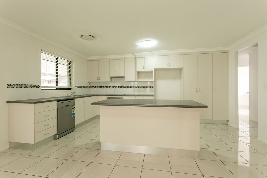 9 Thornton Street, Emerald, QLD 4720