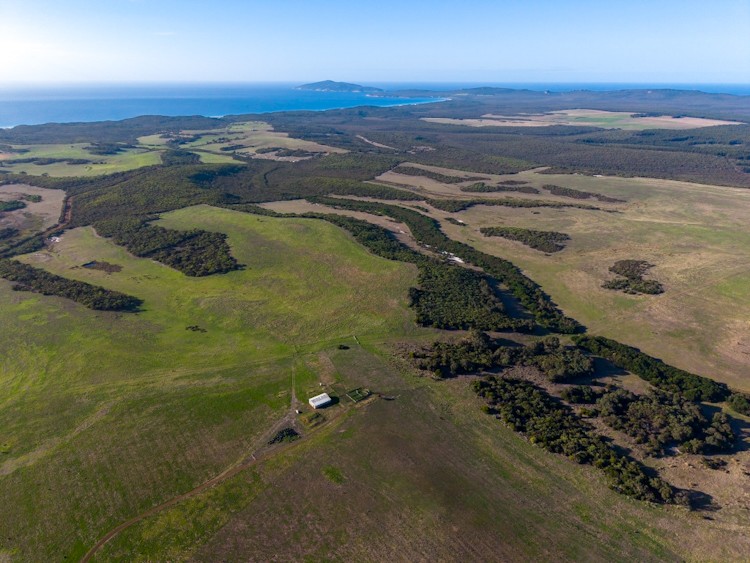 582 Bluff Creek Road, Green Range, WA 6328