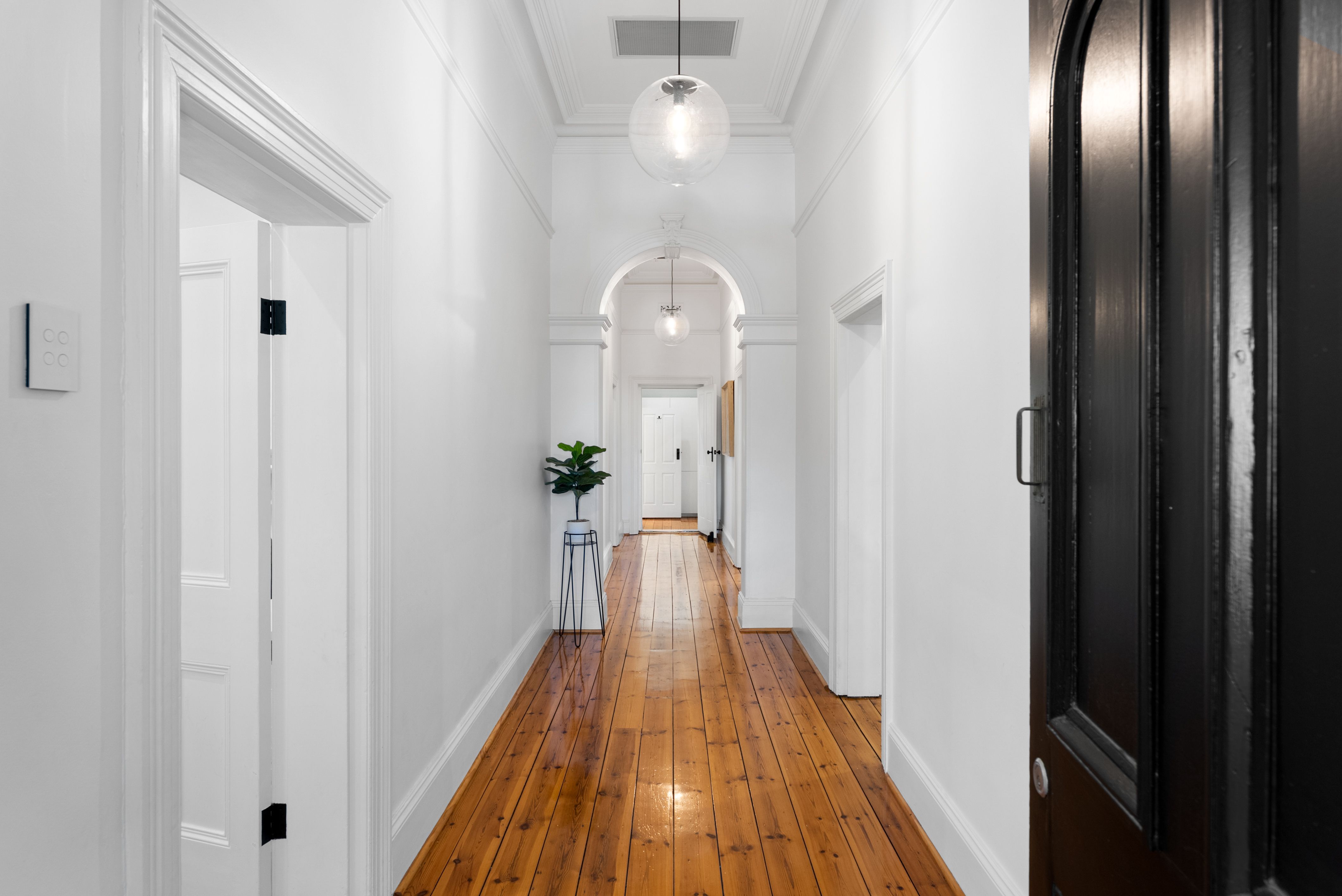13 Queen Street — photo 3 of 14