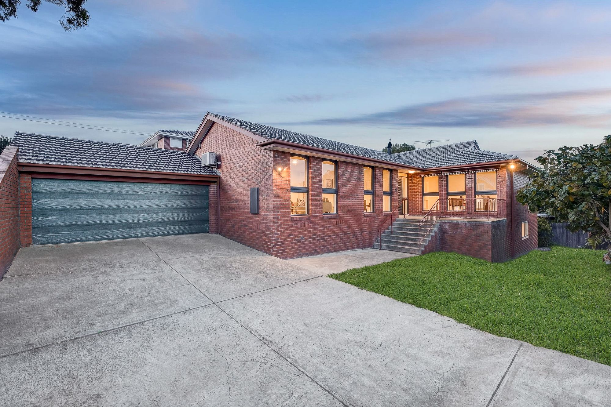 43 Cambrian Crescent, Wheelers Hill, VIC 3150