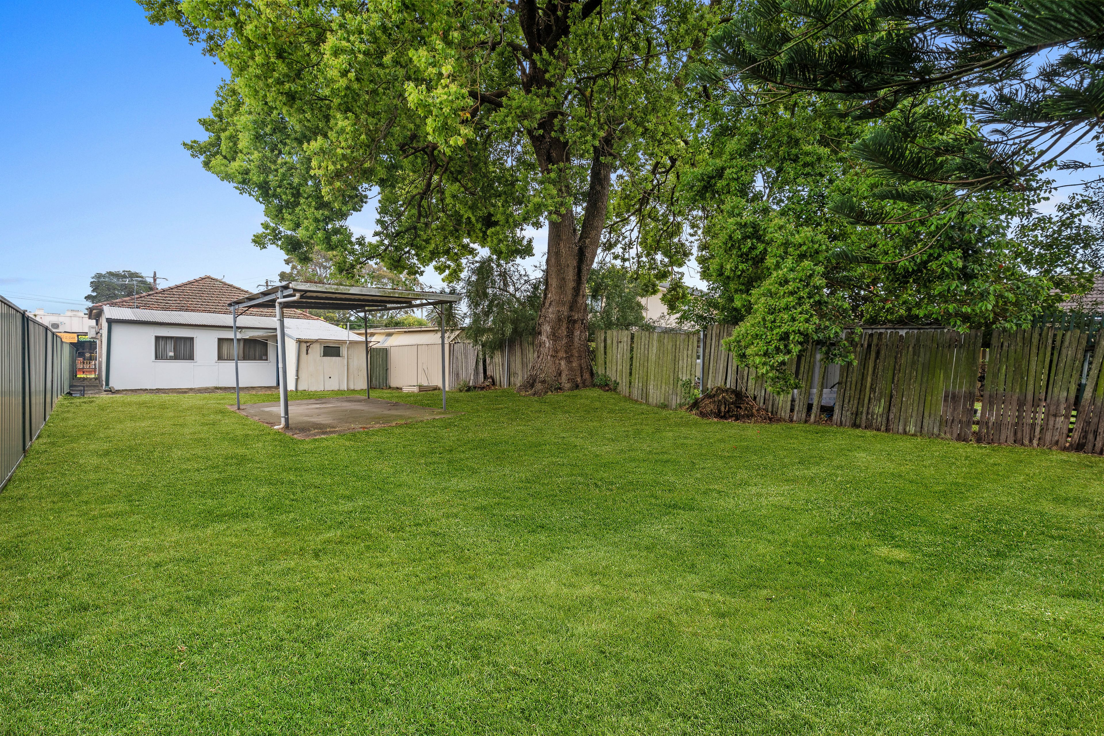 652 Forest Road — photo 8 of 8