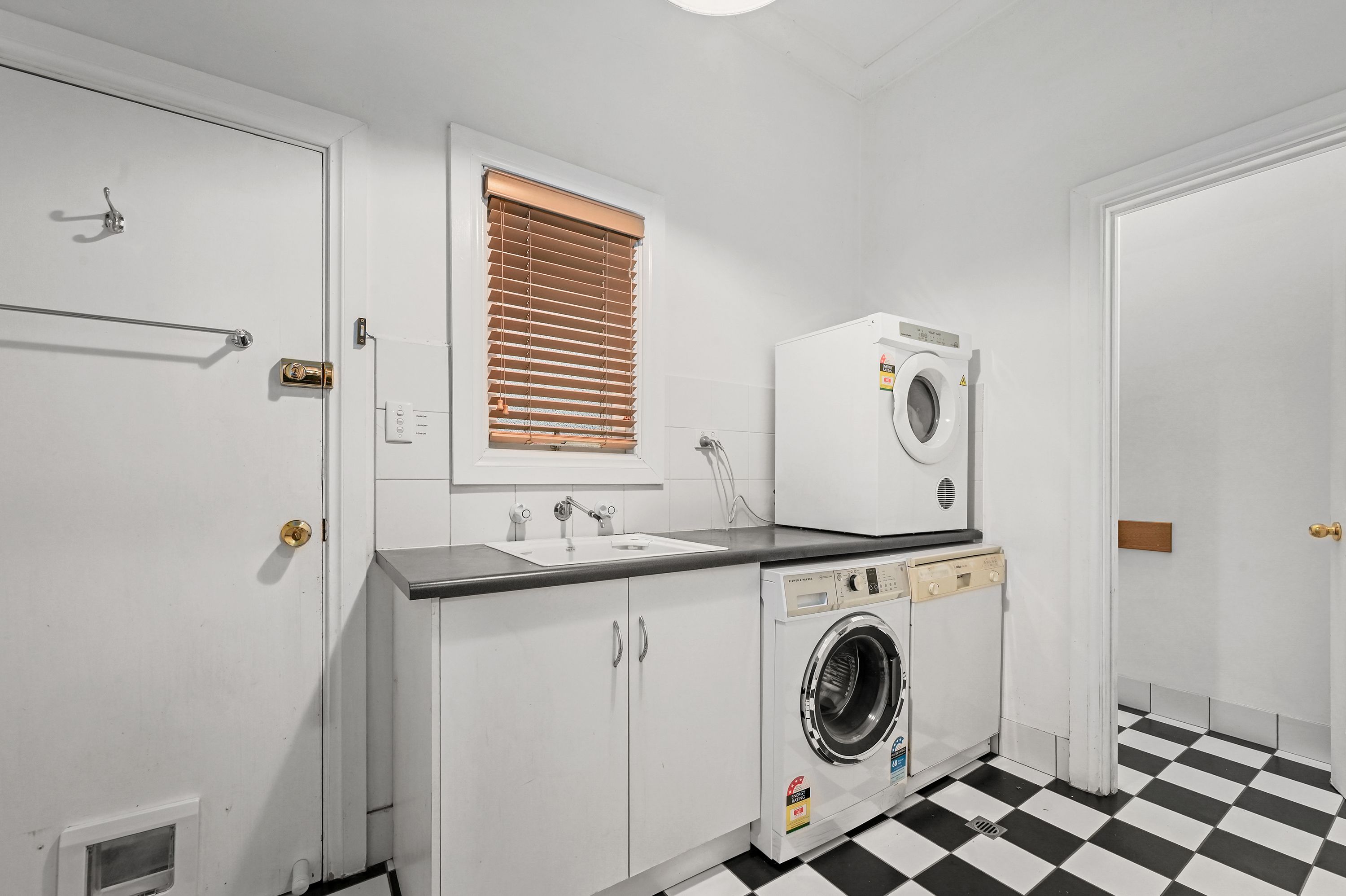 10 William Street — photo 19 of 25