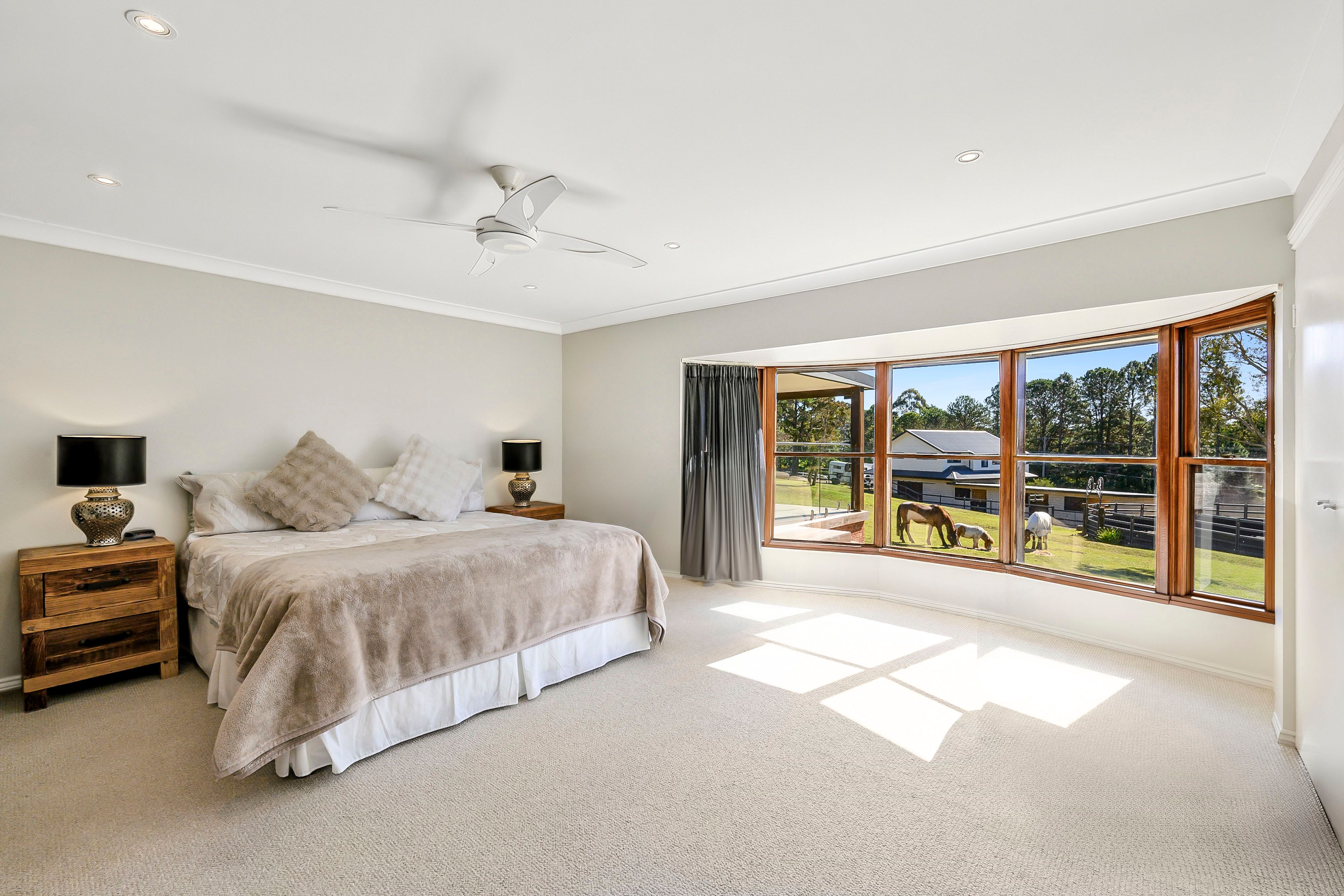 Premium boutique acreage with a homestead and flat, fabulous equine facilities, rolling near-level lawns and a paddock — photo 10 of 18