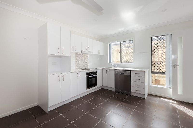 2/4 (B) Narella Street, Collingwood Park, QLD 4301