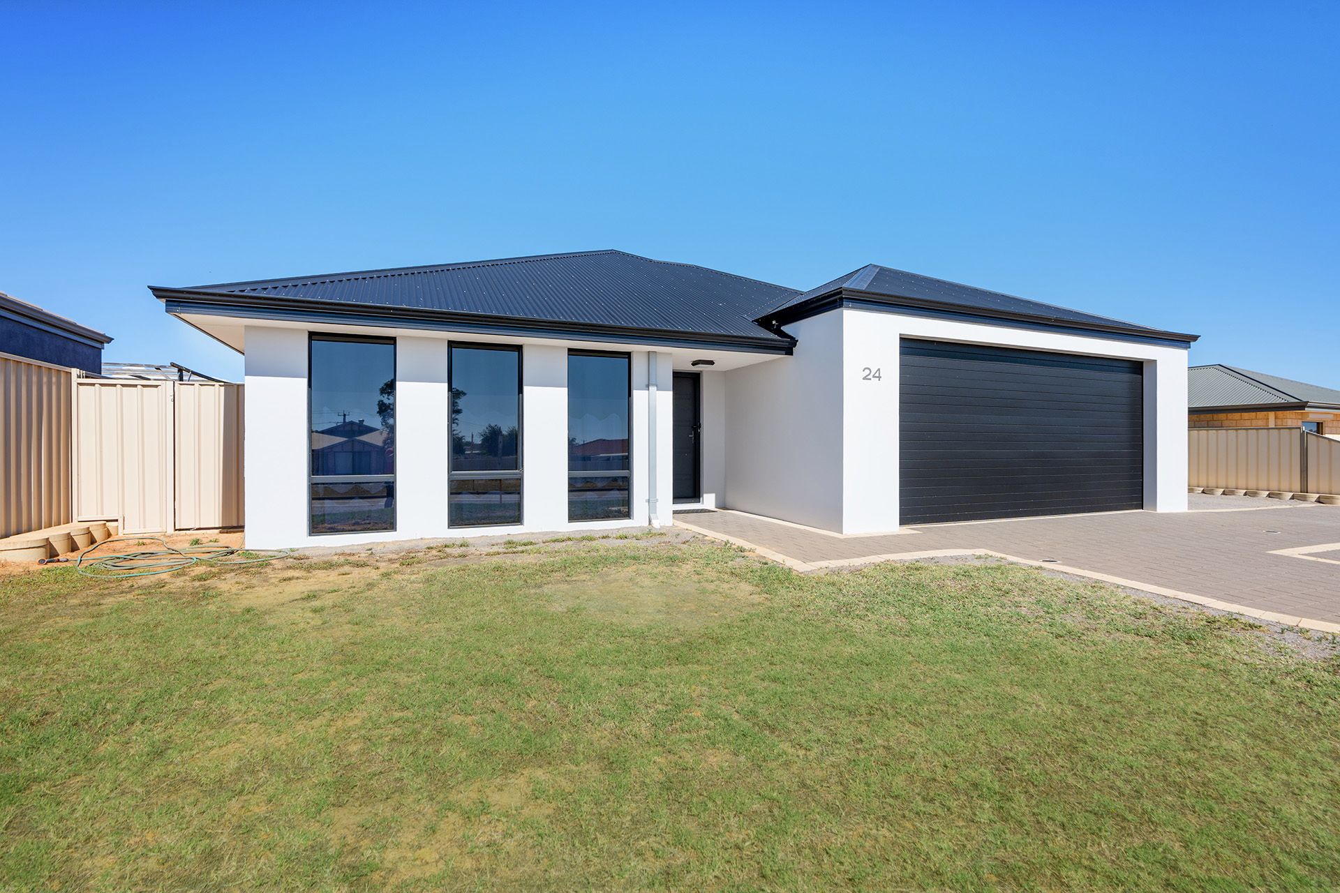 24 Sutcliffe Road, Waggrakine, WA 6530