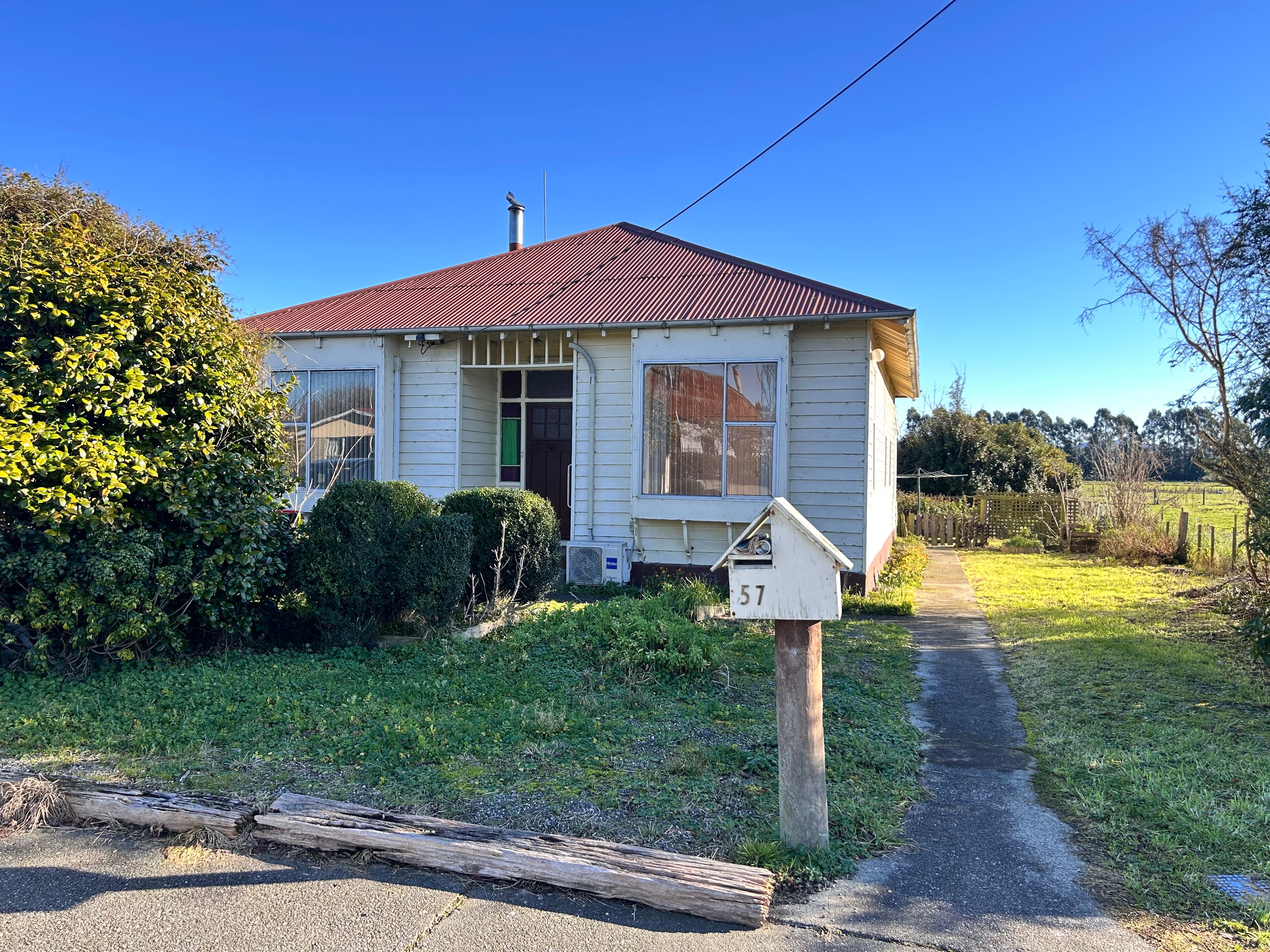 57 Oakland Street, Mataura, Gore District
