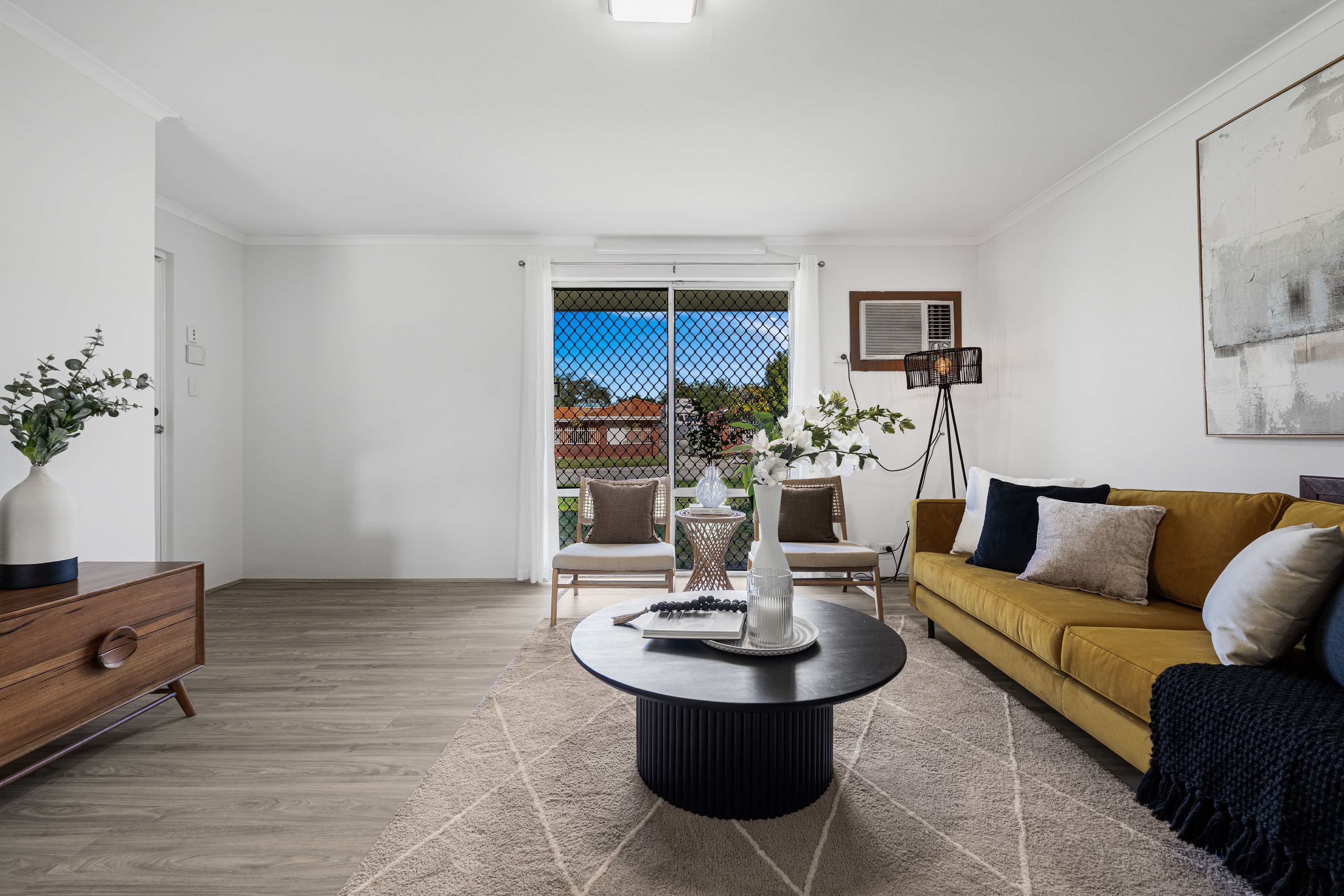 27 Cuttler Avenue — photo 4 of 30