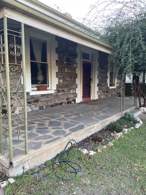 22 Upper Thames Street, Burra, SA 5417