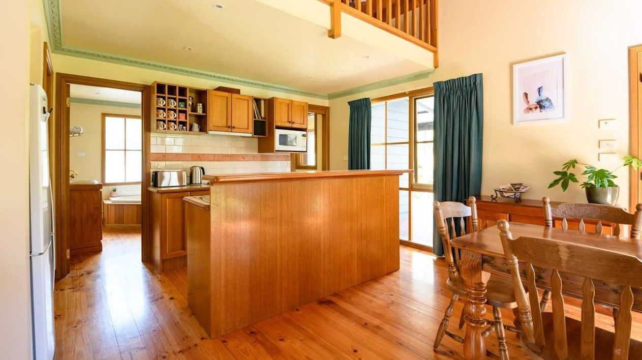 1555A Daylesford Malmsbury Road — photo 4 of 13