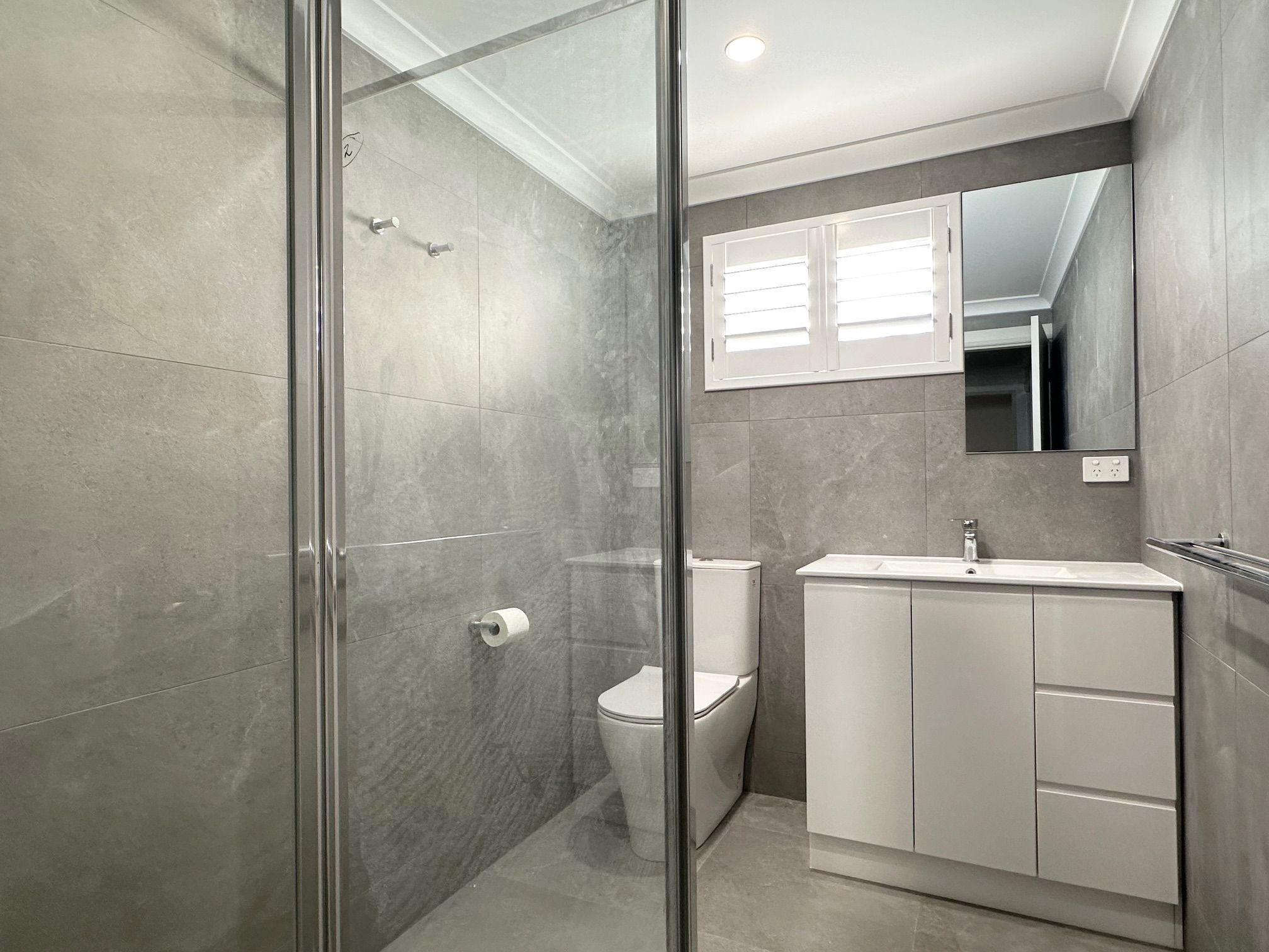 2/237 WAKADEN Street — photo 4 of 5