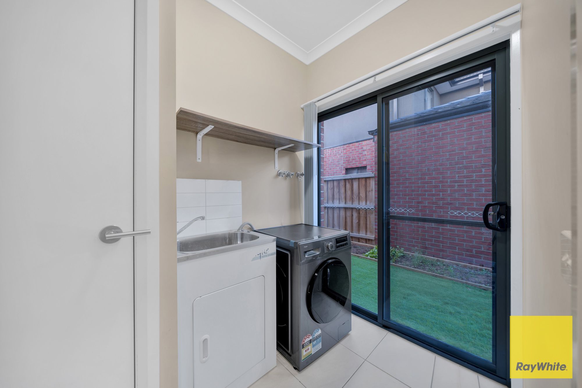 20 Clementine Boulevard — photo 15 of 30