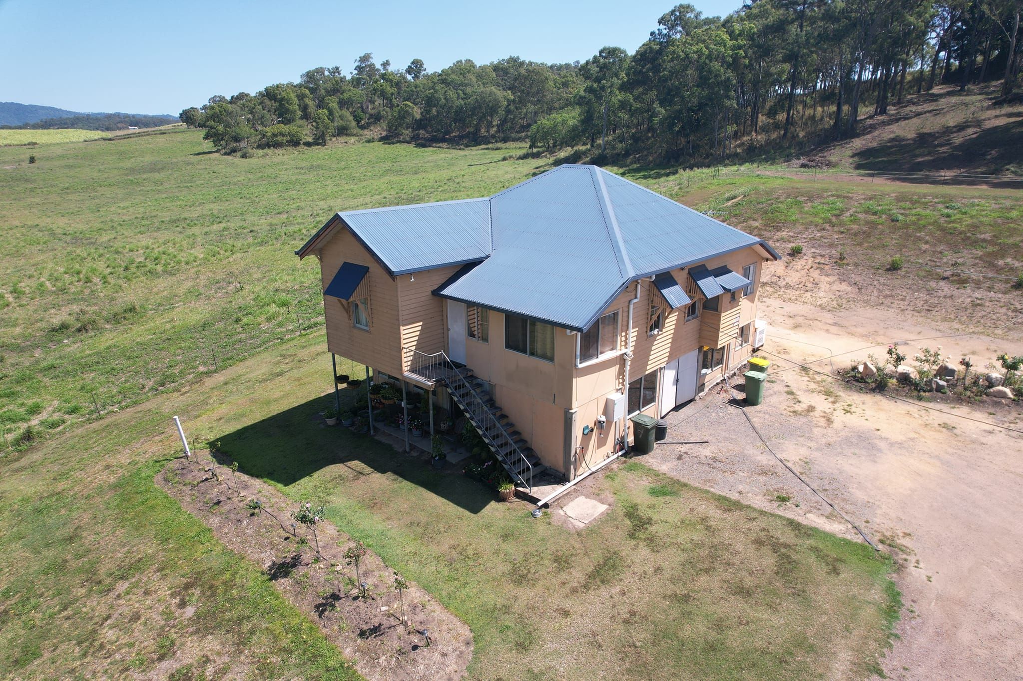 633 West Plane Creek, Sarina QLD 4737