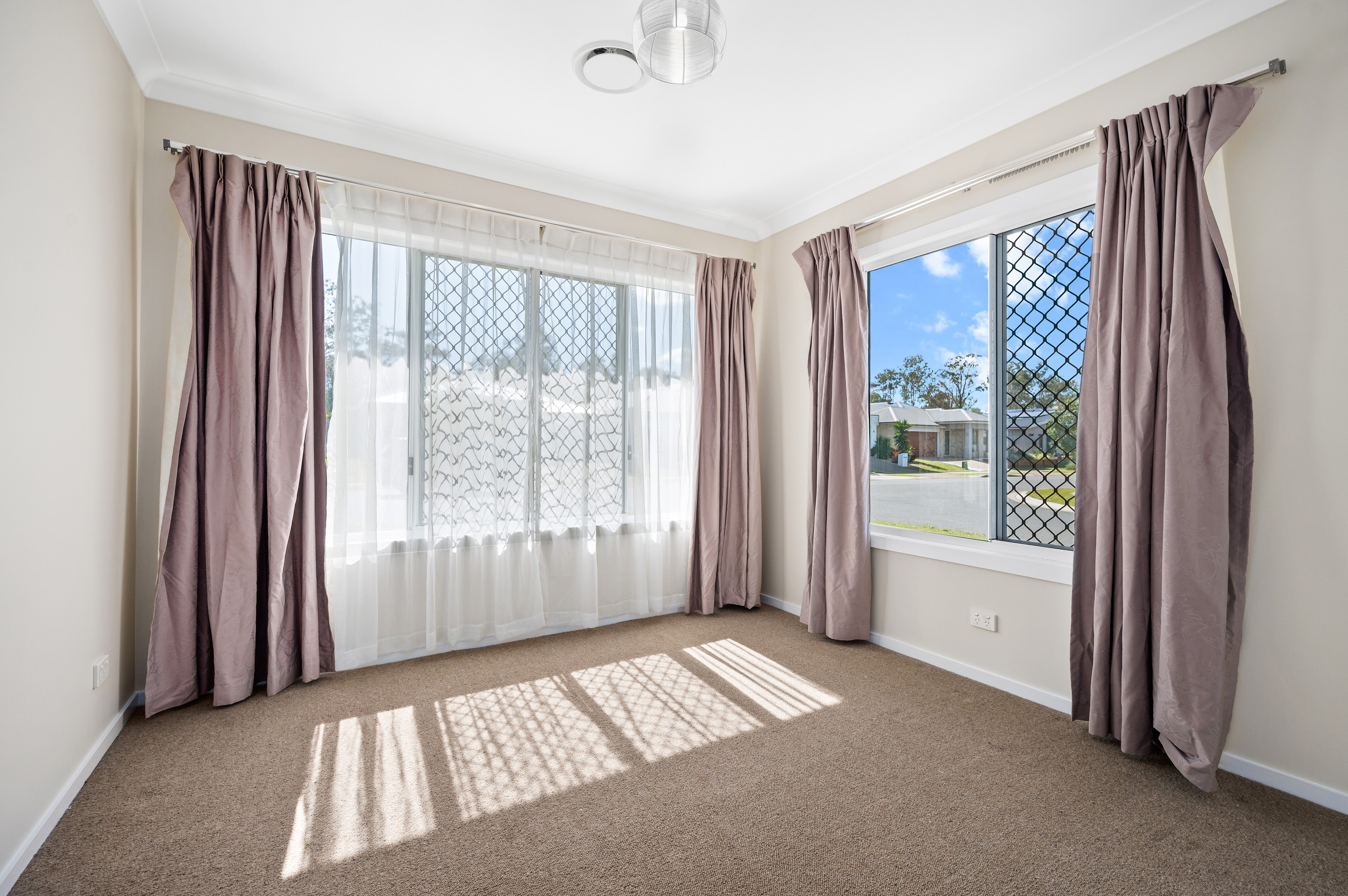 35 Waterfern Way, Ripley, QLD 4306