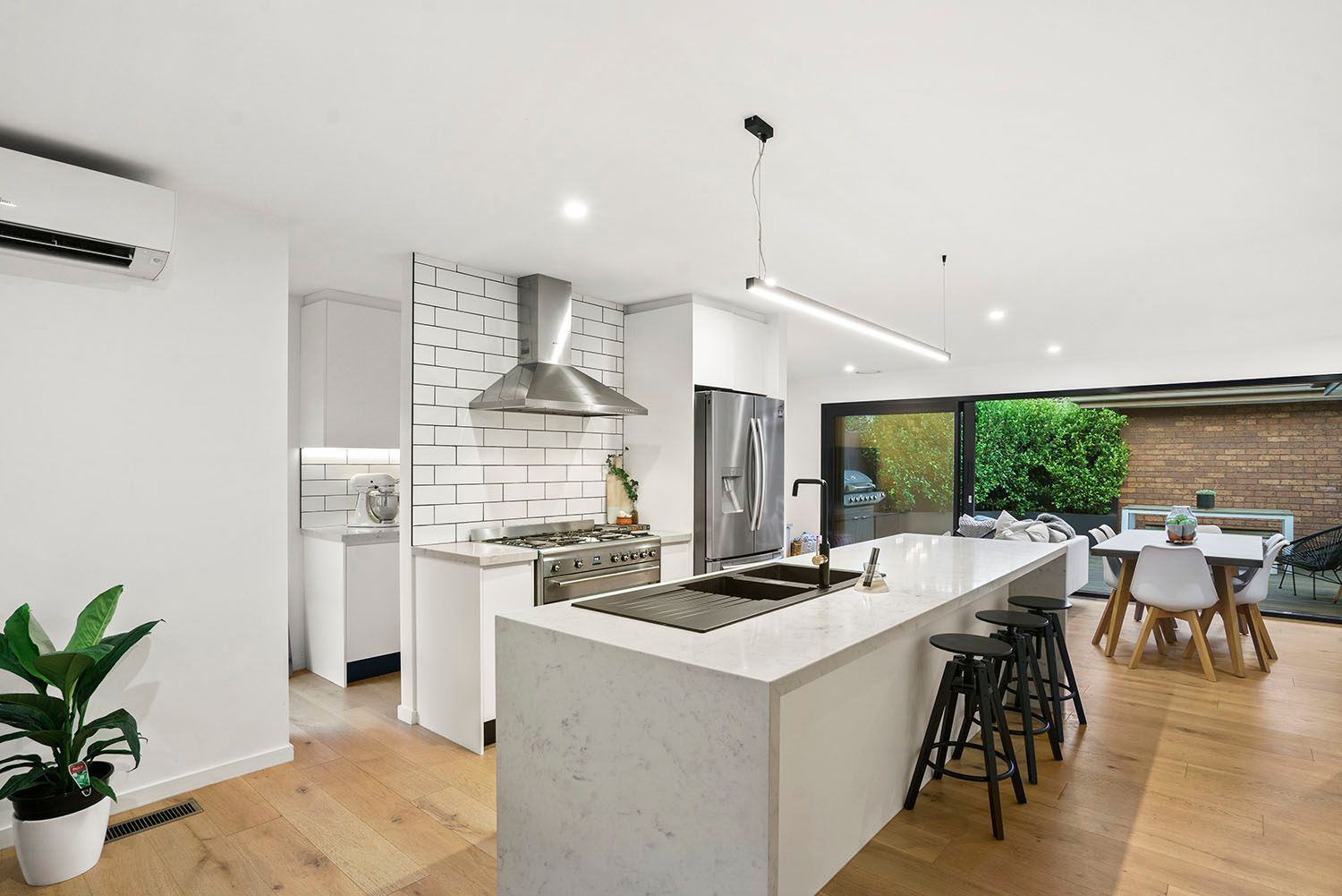 1/6 Johnston Street, Mentone, VIC 3194