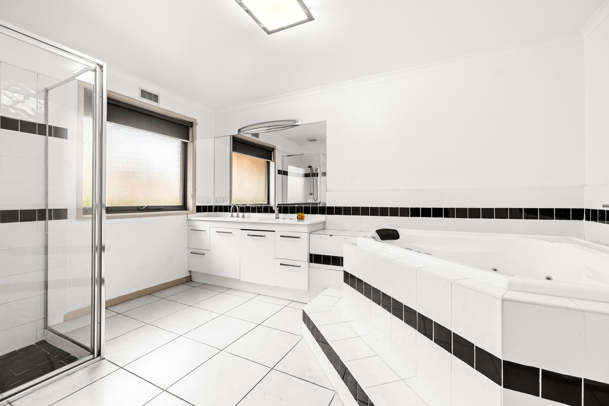 30 Tyrone Street — photo 14 of 23