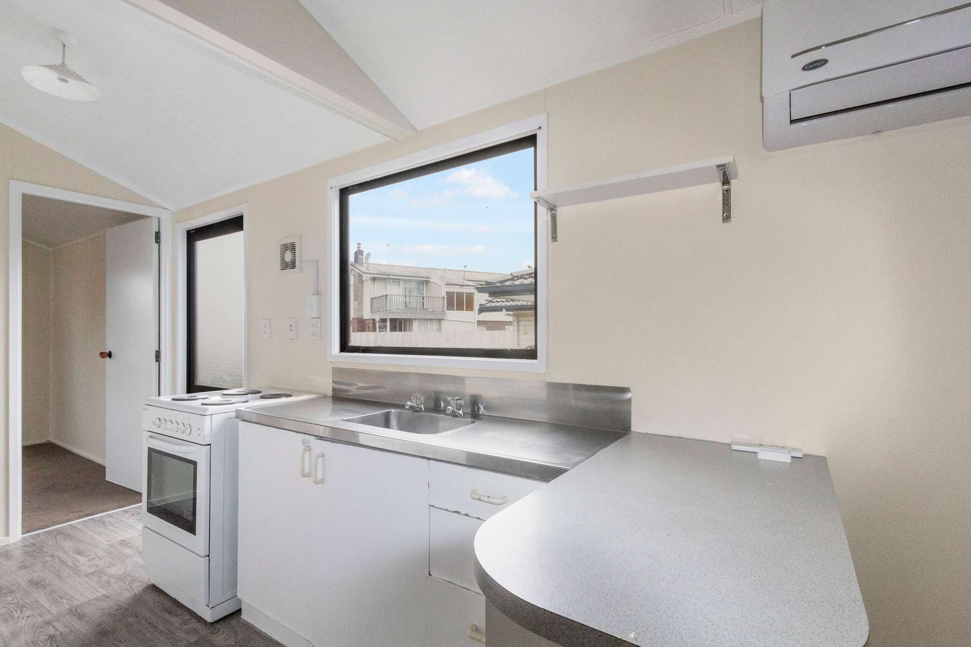 11a Cameo Court Road photo 2