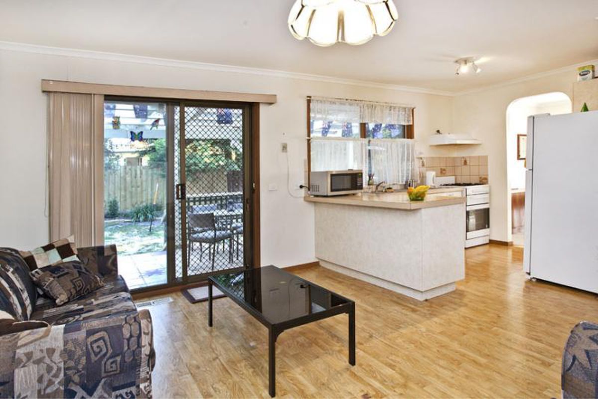 303 Dandelion Drive, Rowville, VIC 3178