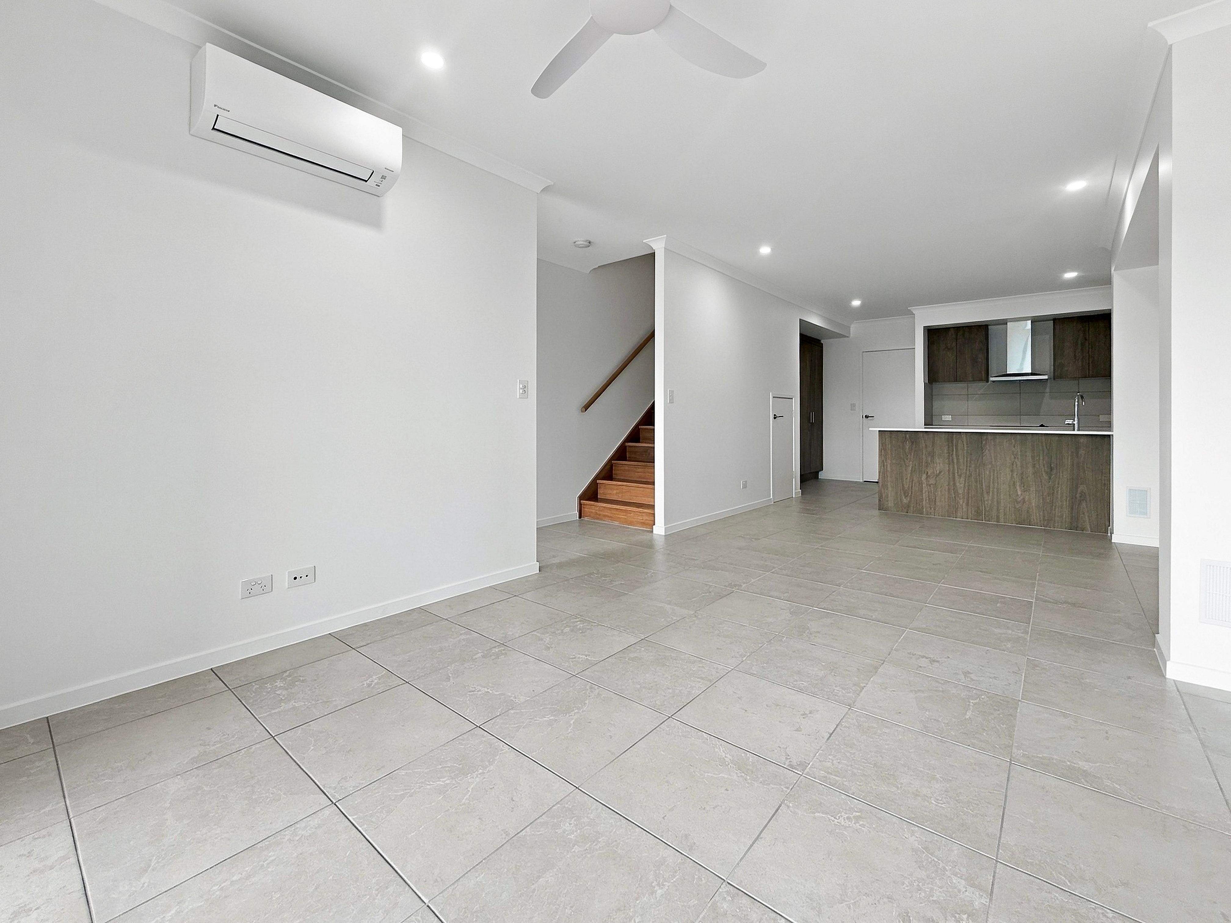 133 Attenborough Drive — photo 5 of 12