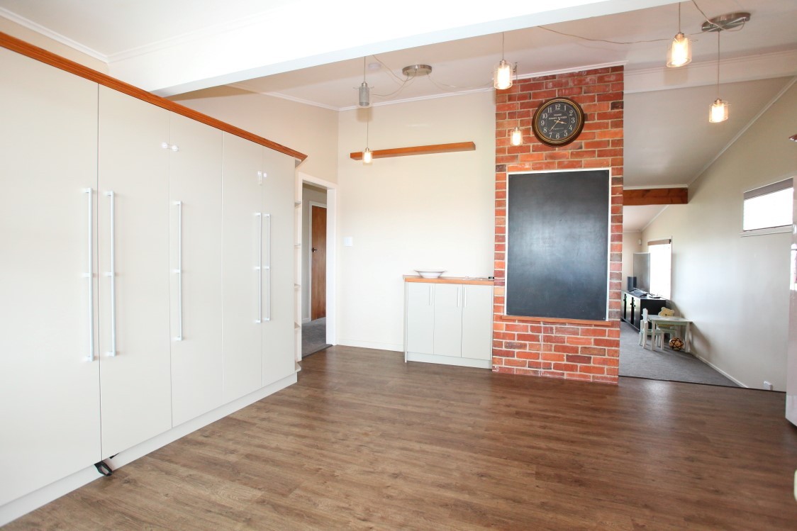 7 Lancaster Road, Beach Haven, North Shore City