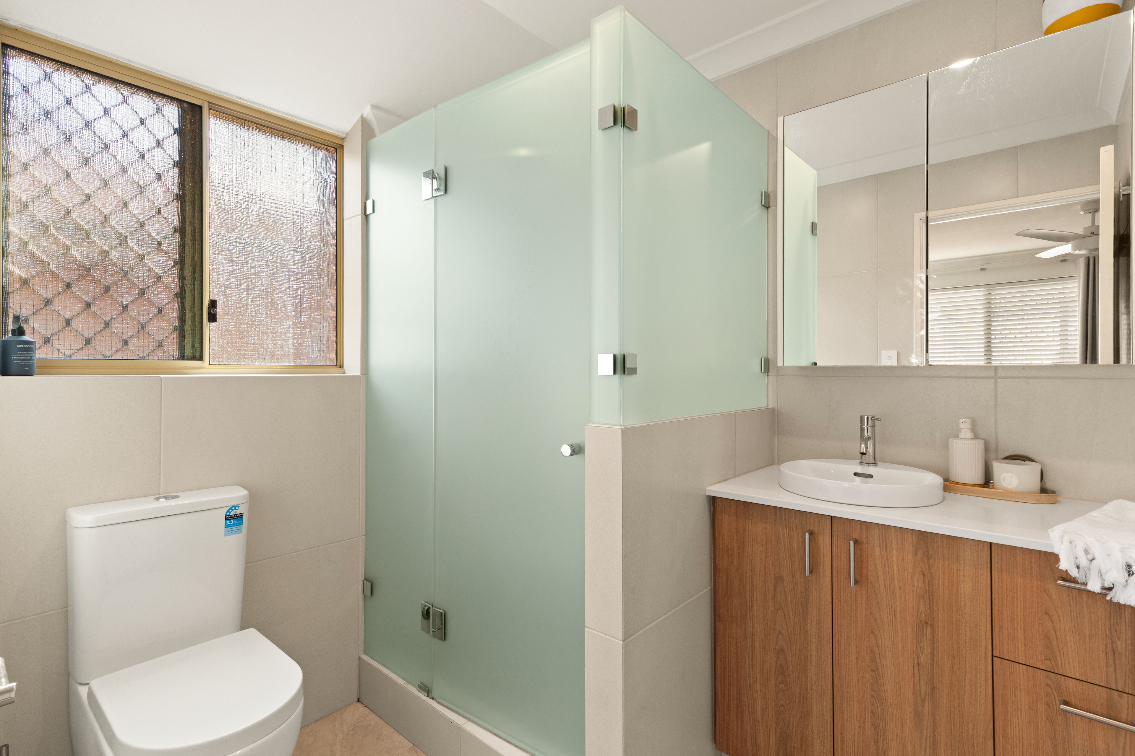2/1 Langley Place — photo 3 of 19
