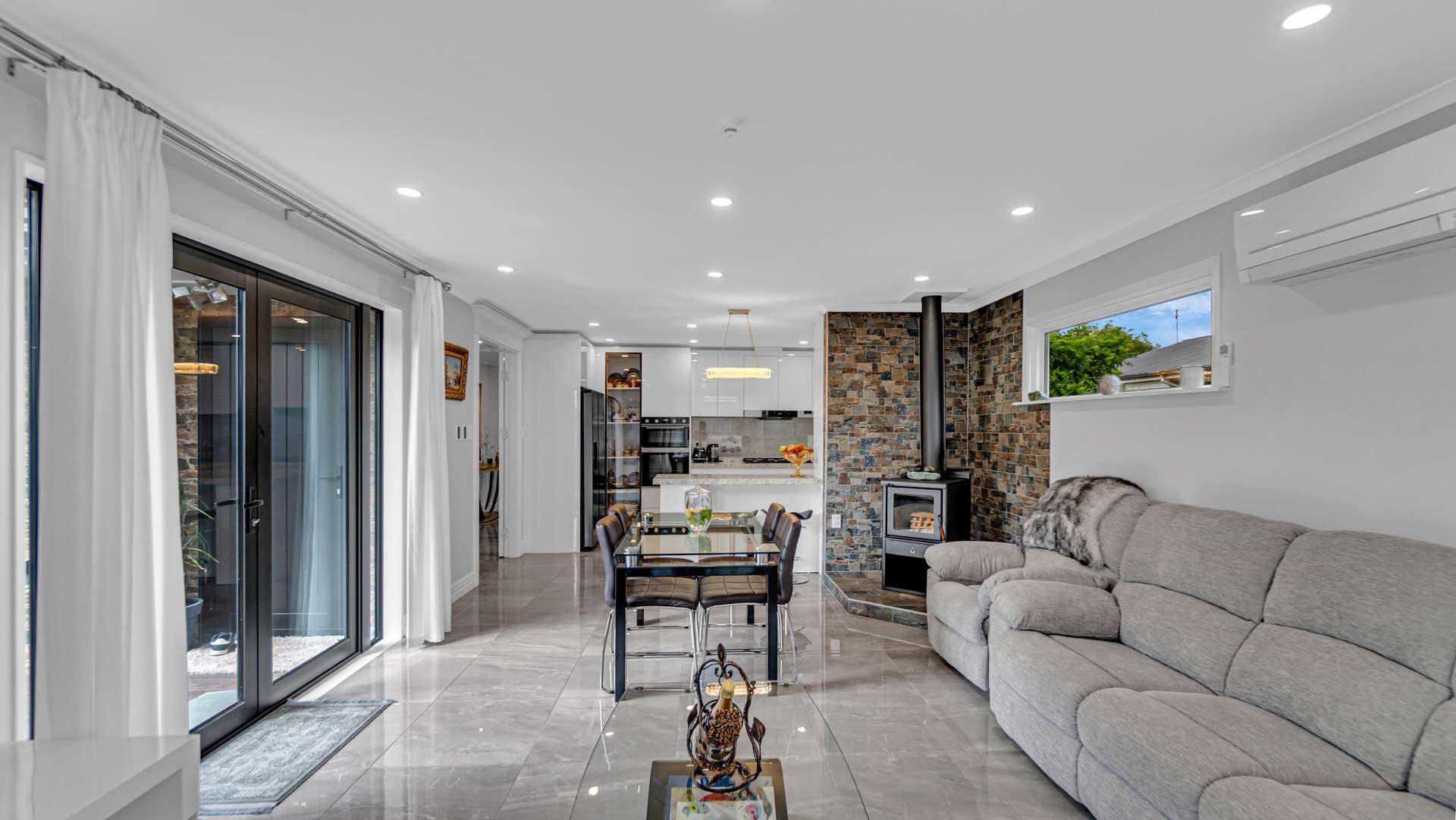172 Avonhead Road photo 1
