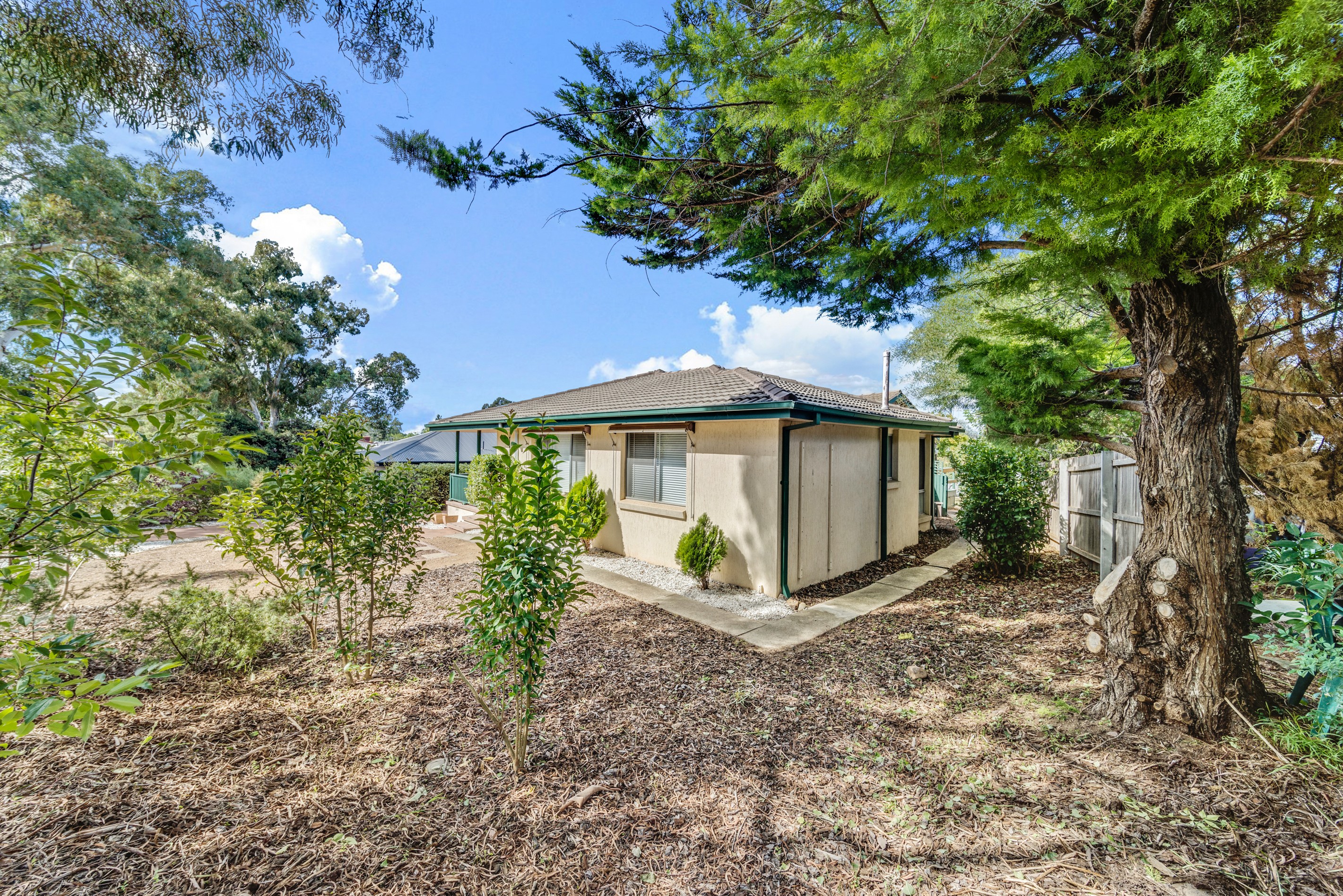 16 Elizabeth Crescent, Macquarie, ACT 2614