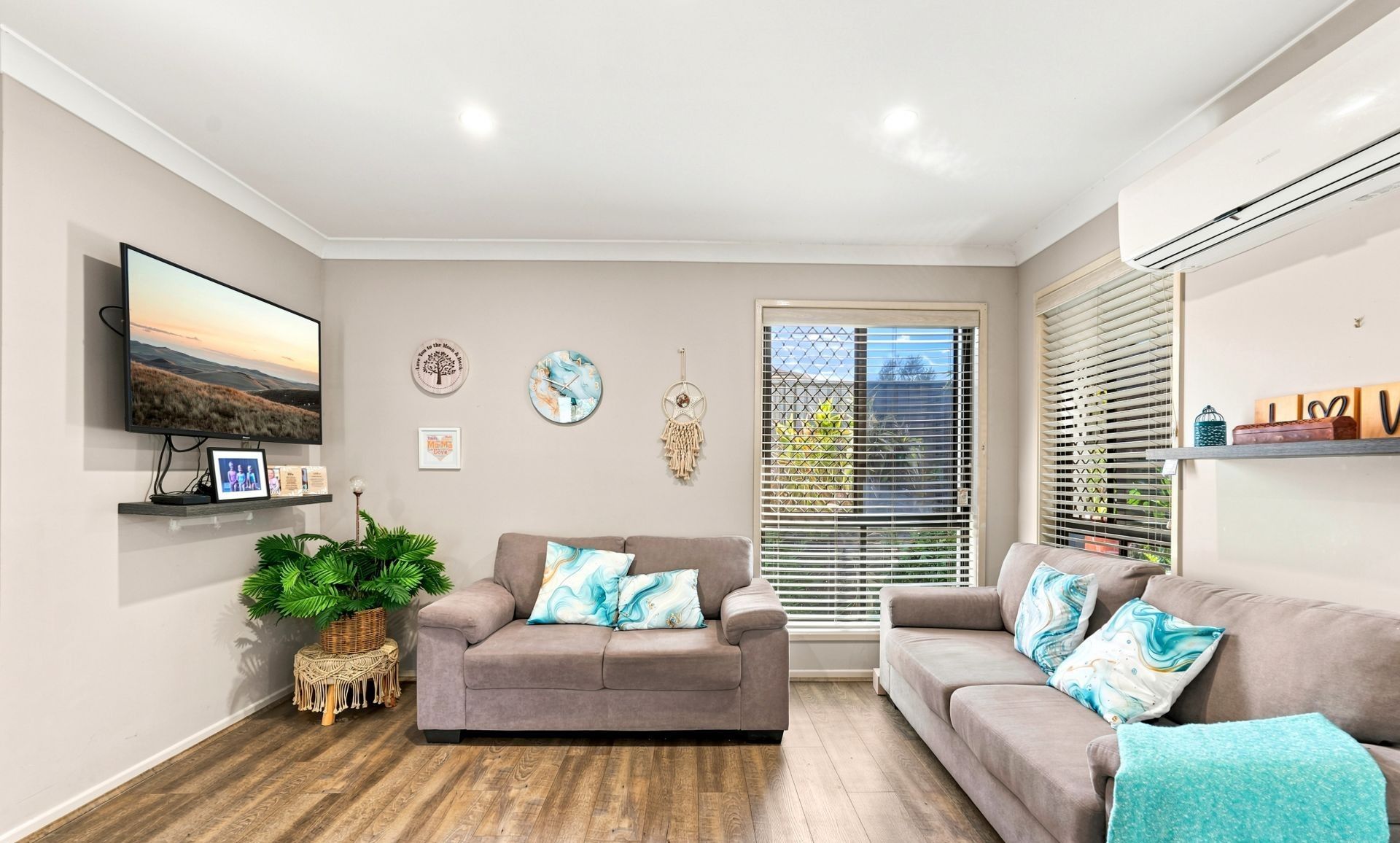 2/20 Stoneleigh Way — photo 10 of 24
