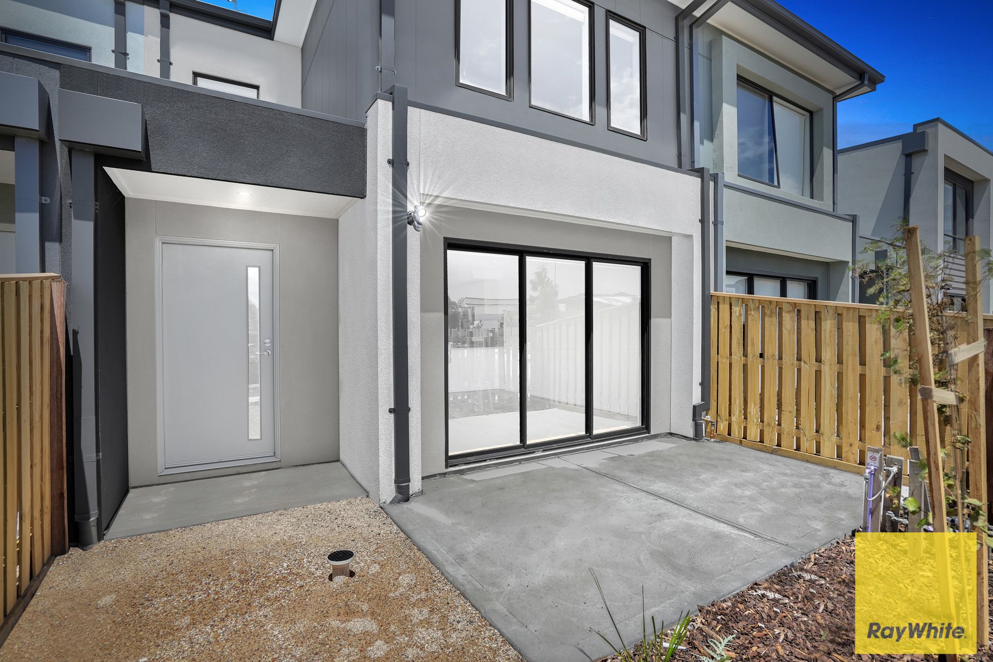 8 Bunch Walk, Truganina VIC 3029