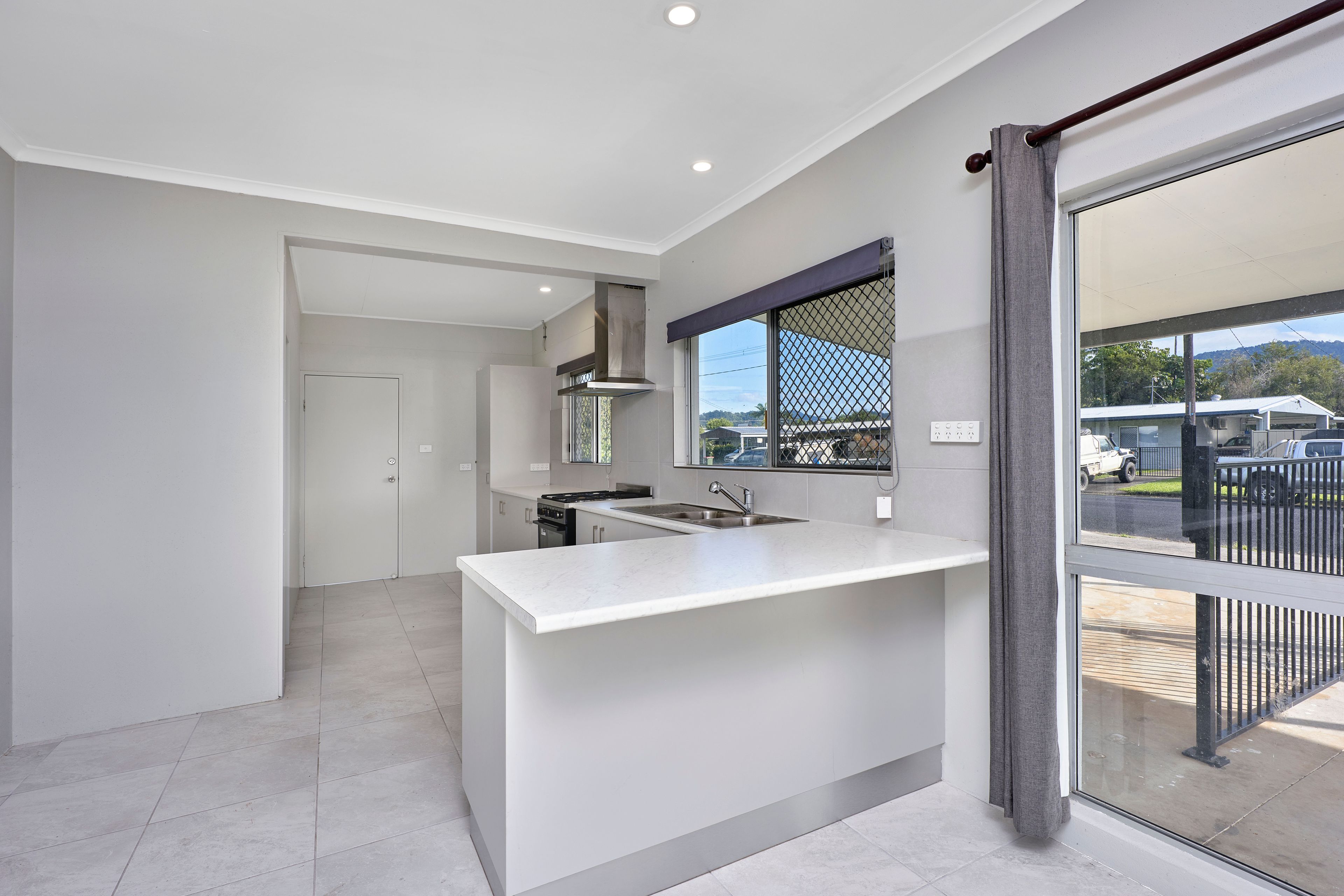 12 Armbrust Street, Manoora, QLD 4870