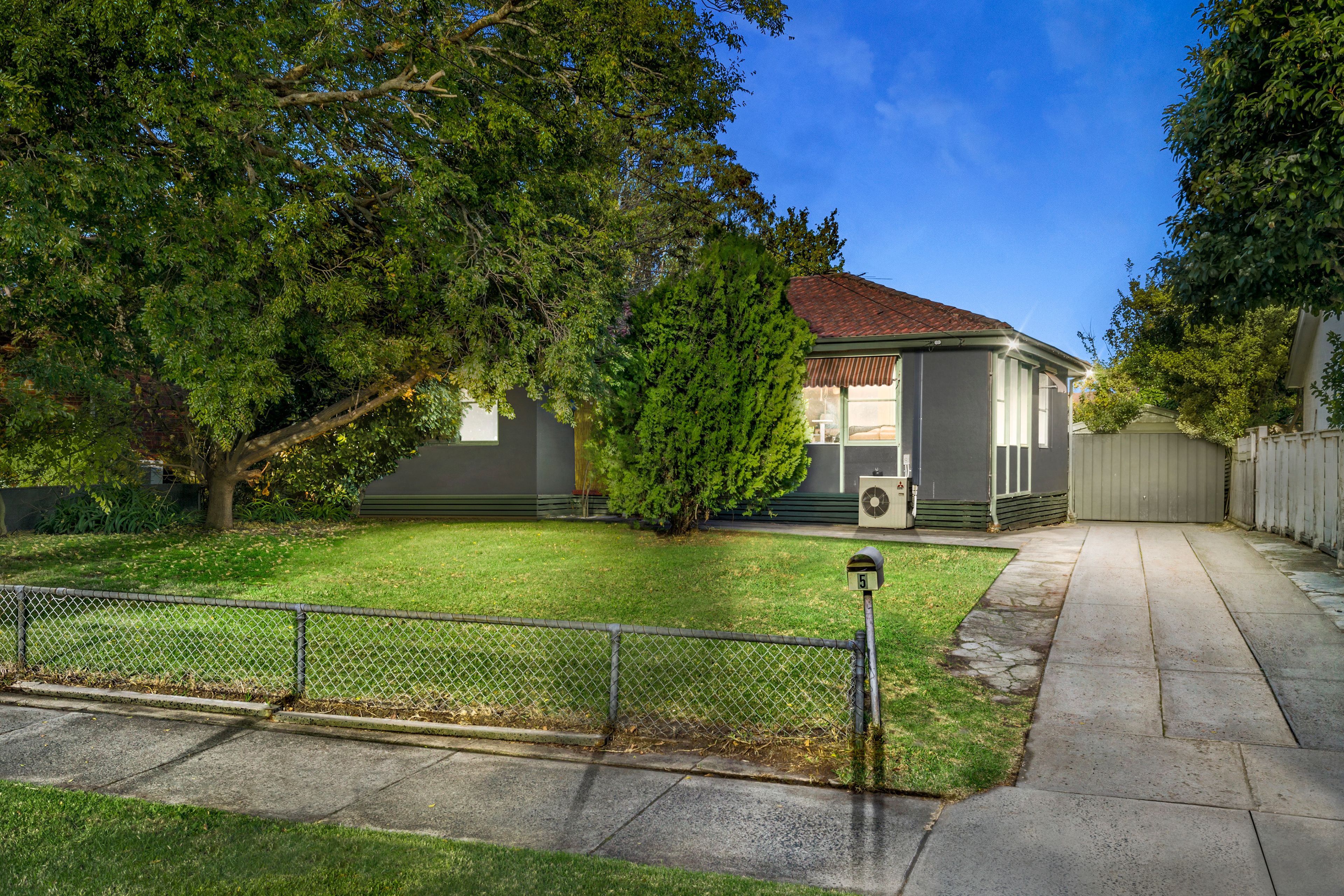 5 Laurina Crescent, Frankston North VIC 3200