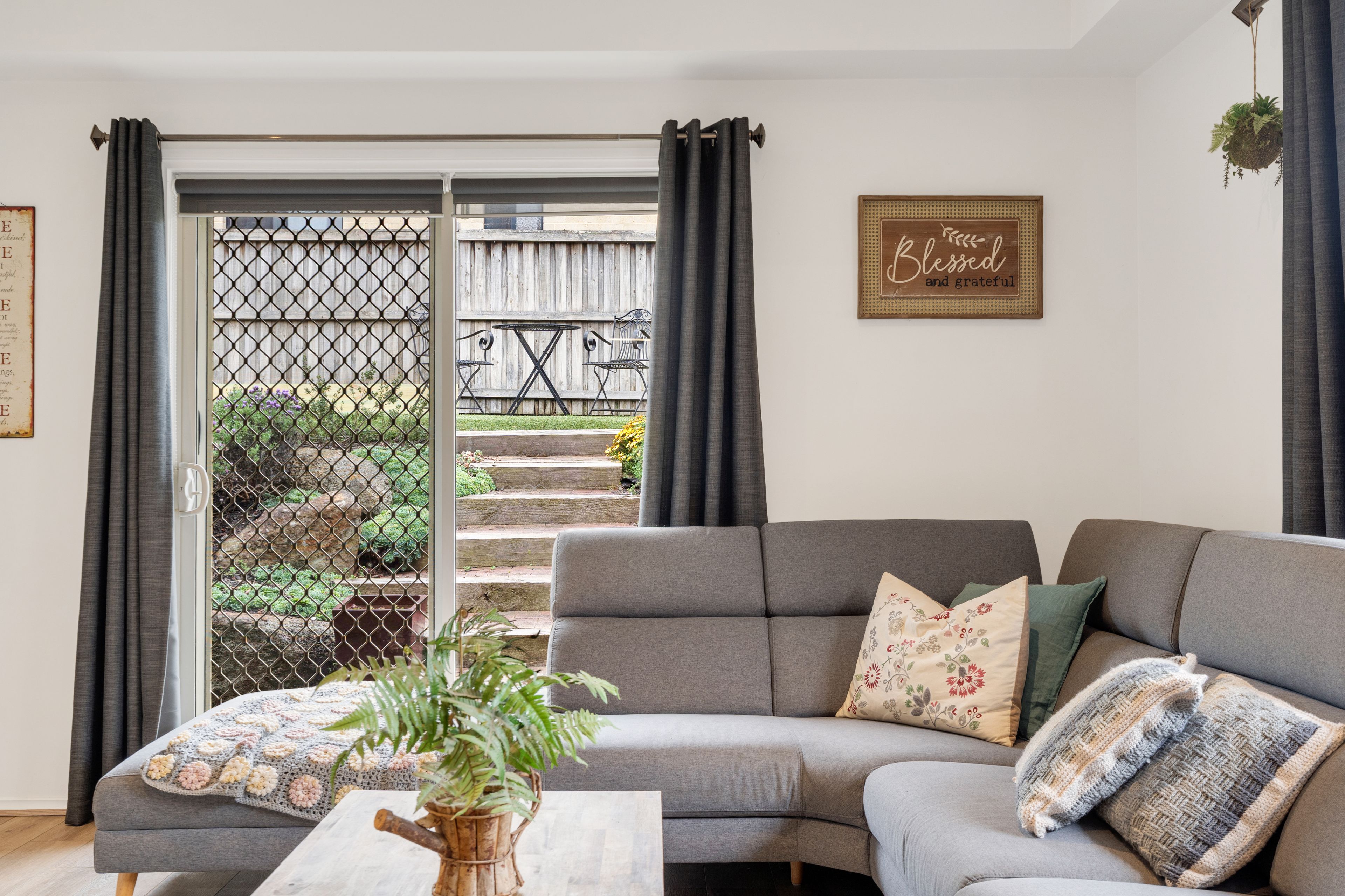 72 Royal Terrace — photo 8 of 26