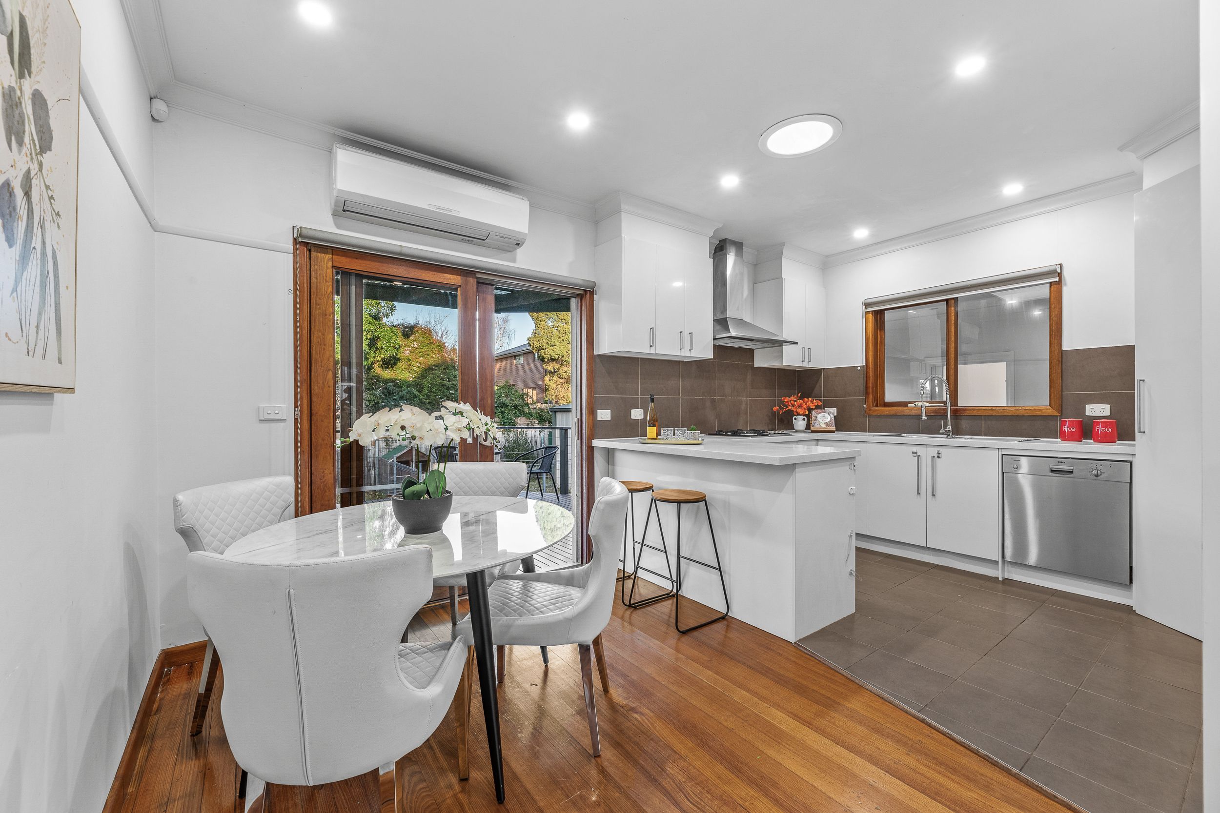 68 Heathfield Rise — photo 6 of 15