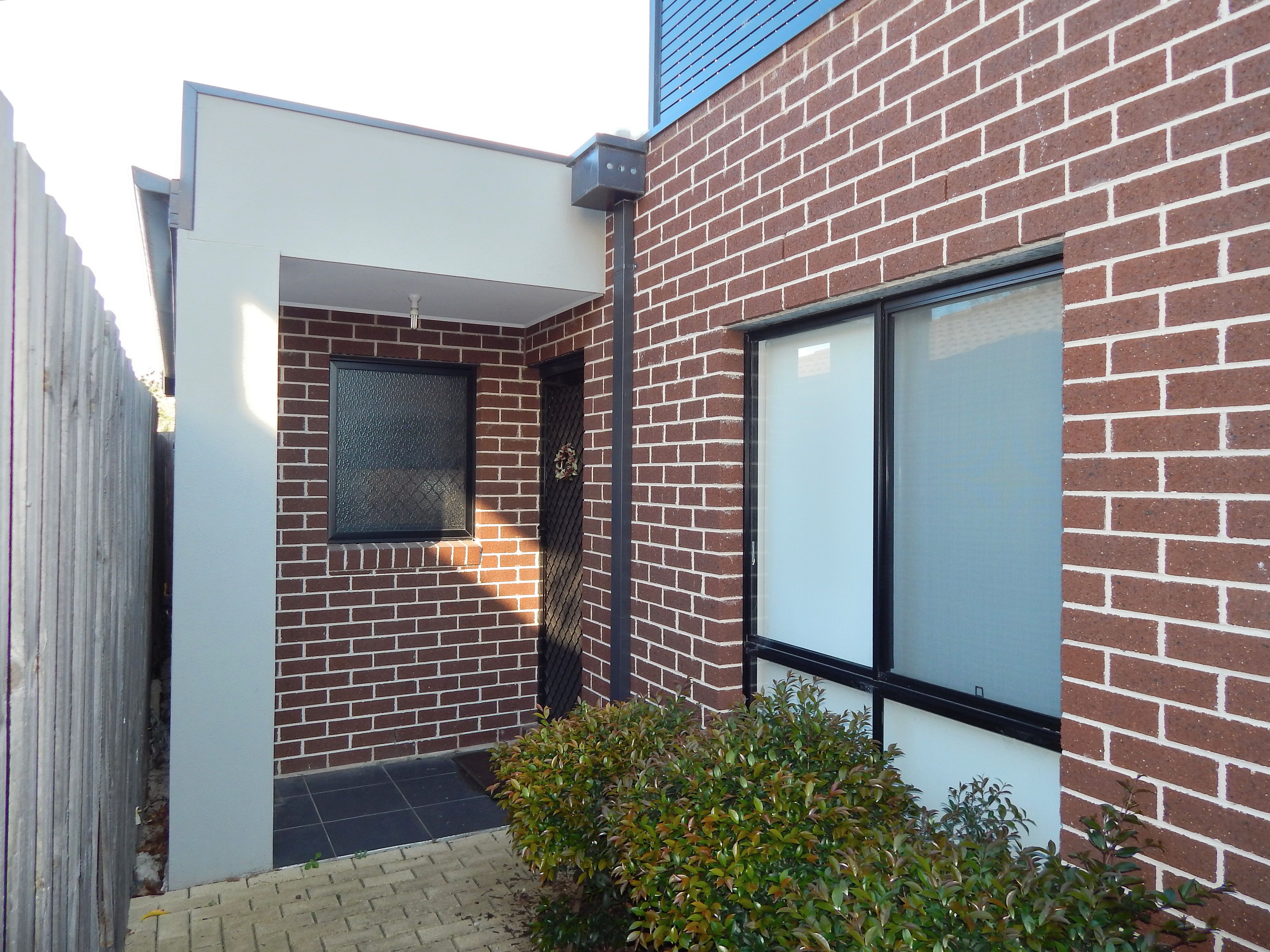 7/101 Barton Street — photo from Ray White Reservoir