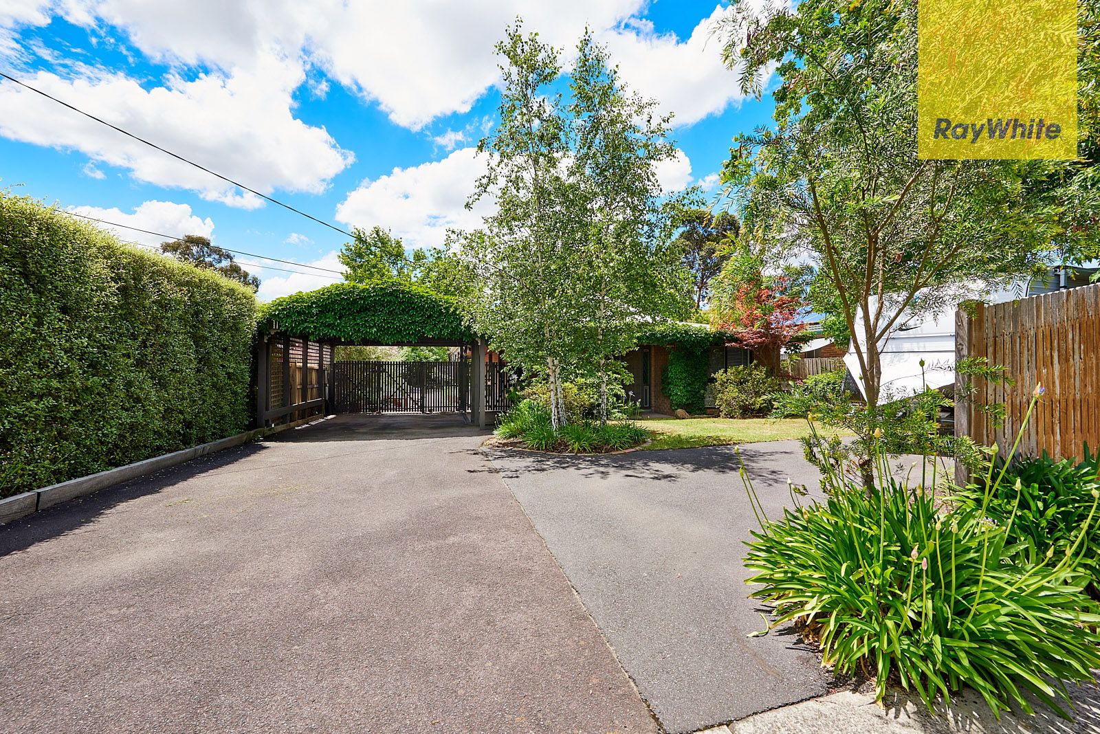 11 Beckenham Drive, Ferntree Gully, VIC 3156