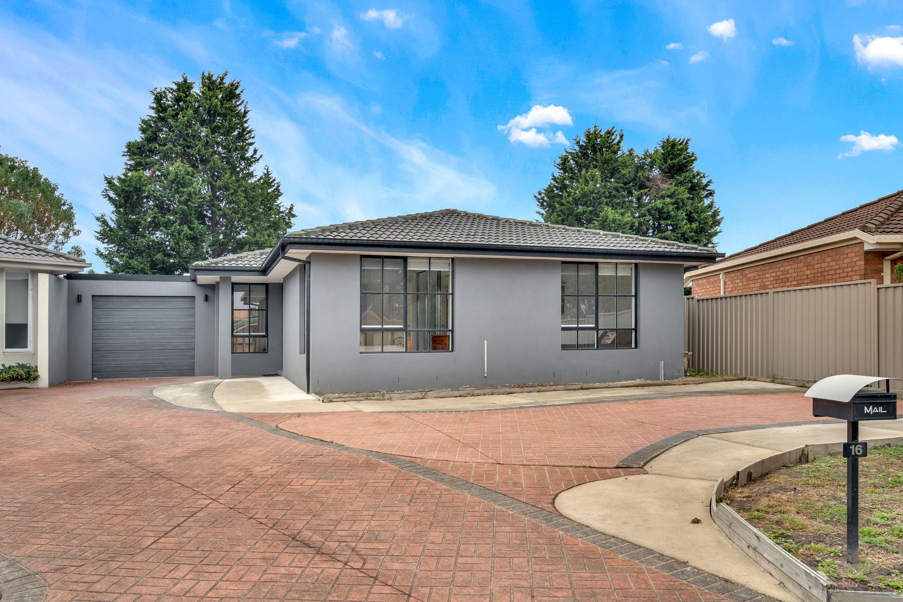 1/16 Manningtree Parade, Craigieburn, VIC 3064
