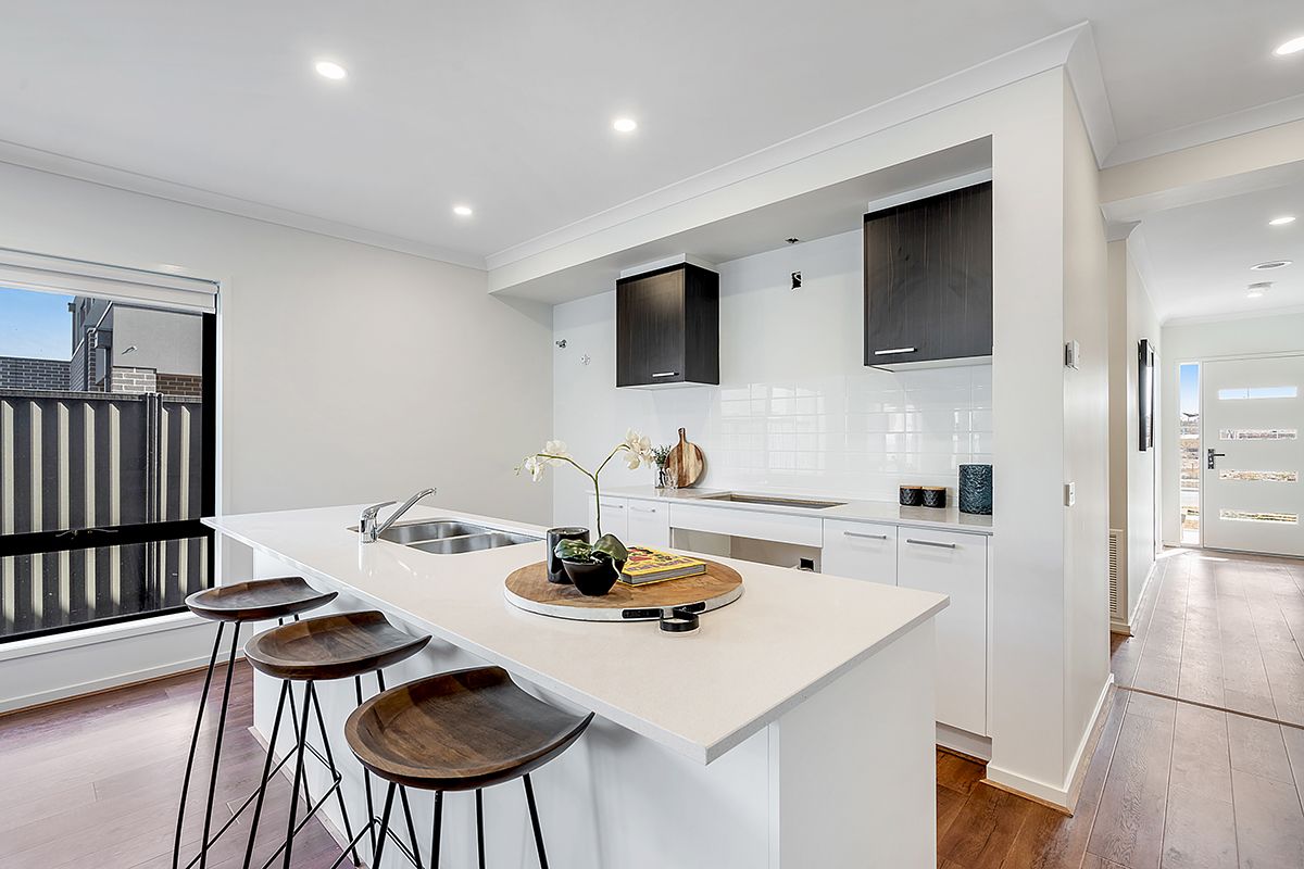 4 Roebling Street, Craigieburn, VIC 3064