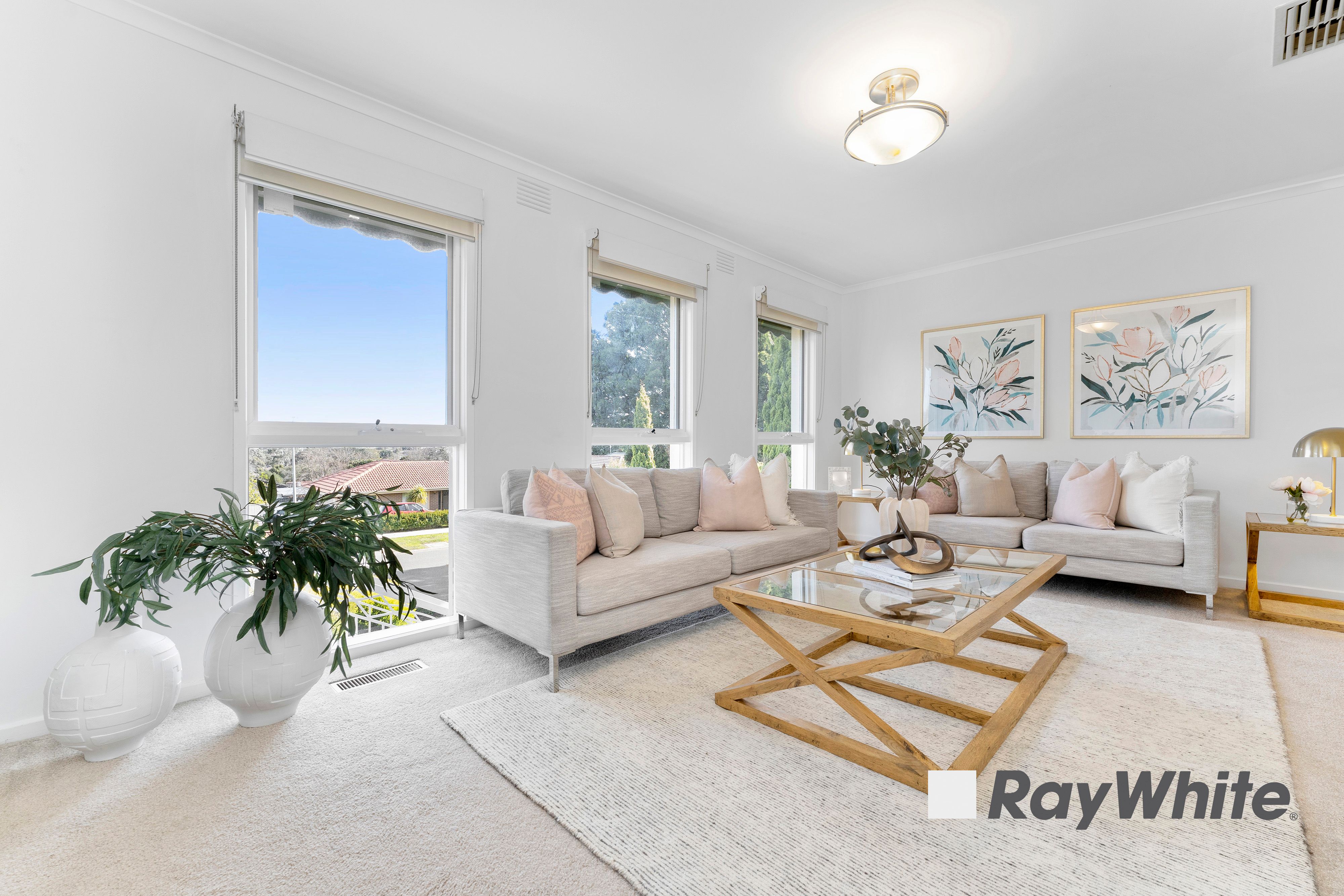 23 Joseph Banks Crescent, Endeavour Hills, VIC 3802